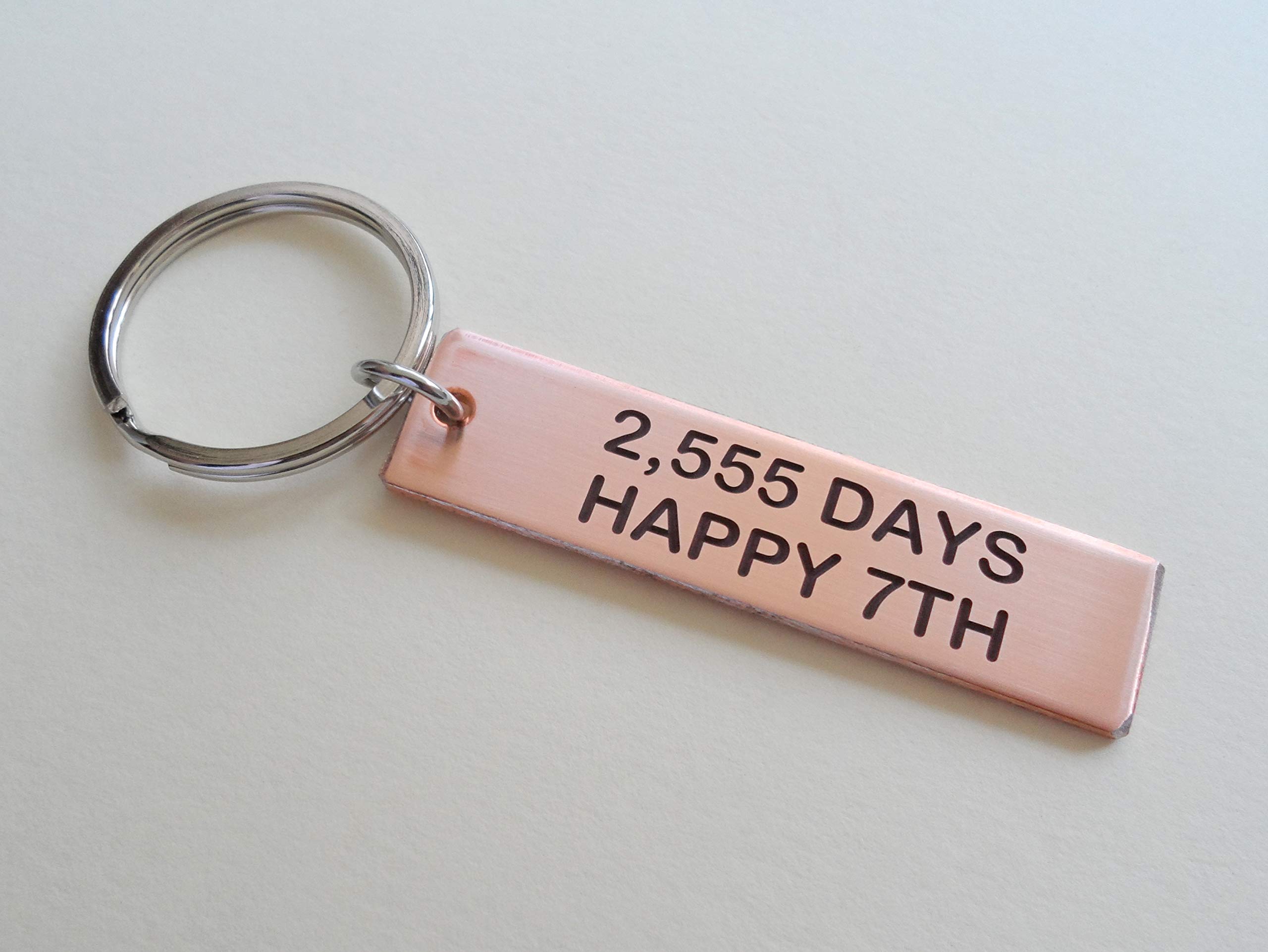 Handmade Copper Anniversary Keychain - Personalized Engraved '2,555 Days, Happy 7th' - Romantic 7 Year Couples Gift for Him & Her - Perfect for Anniversaries, Valentine's Day & Special Occasions