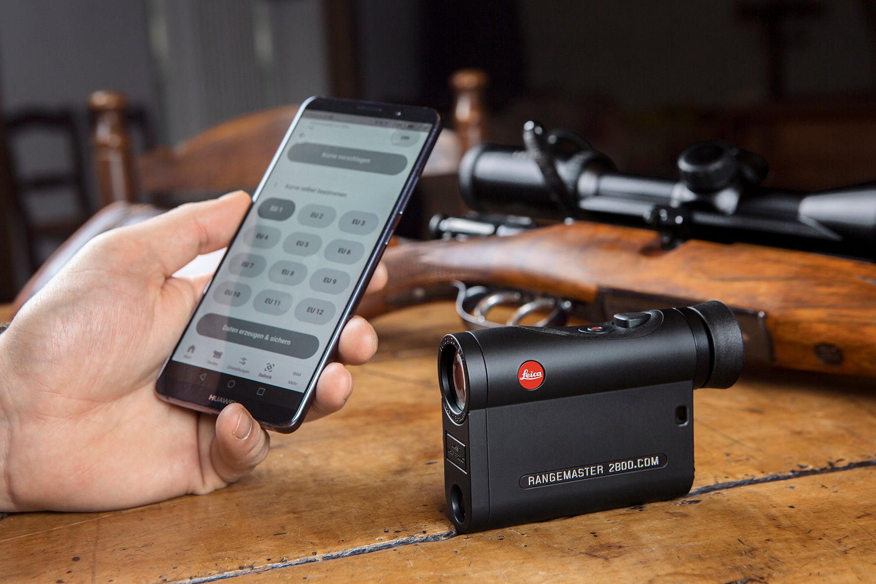 Leica Rangemaster CRF 2800.COM Bluetooth Compact Hunting Rangefinder - Long Distance Laser Range Finder for Golf, Archery & Outdoor Sports