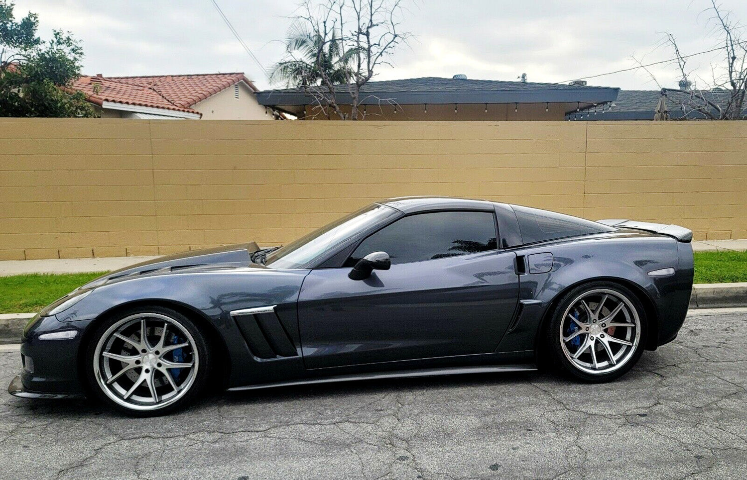 Clear Lens Front & Rear Side Marker Housings for 2005-2013 Chevrolet C6 Corvette - Upgrade Your Vehicle's Style & Visibility for Night Driving