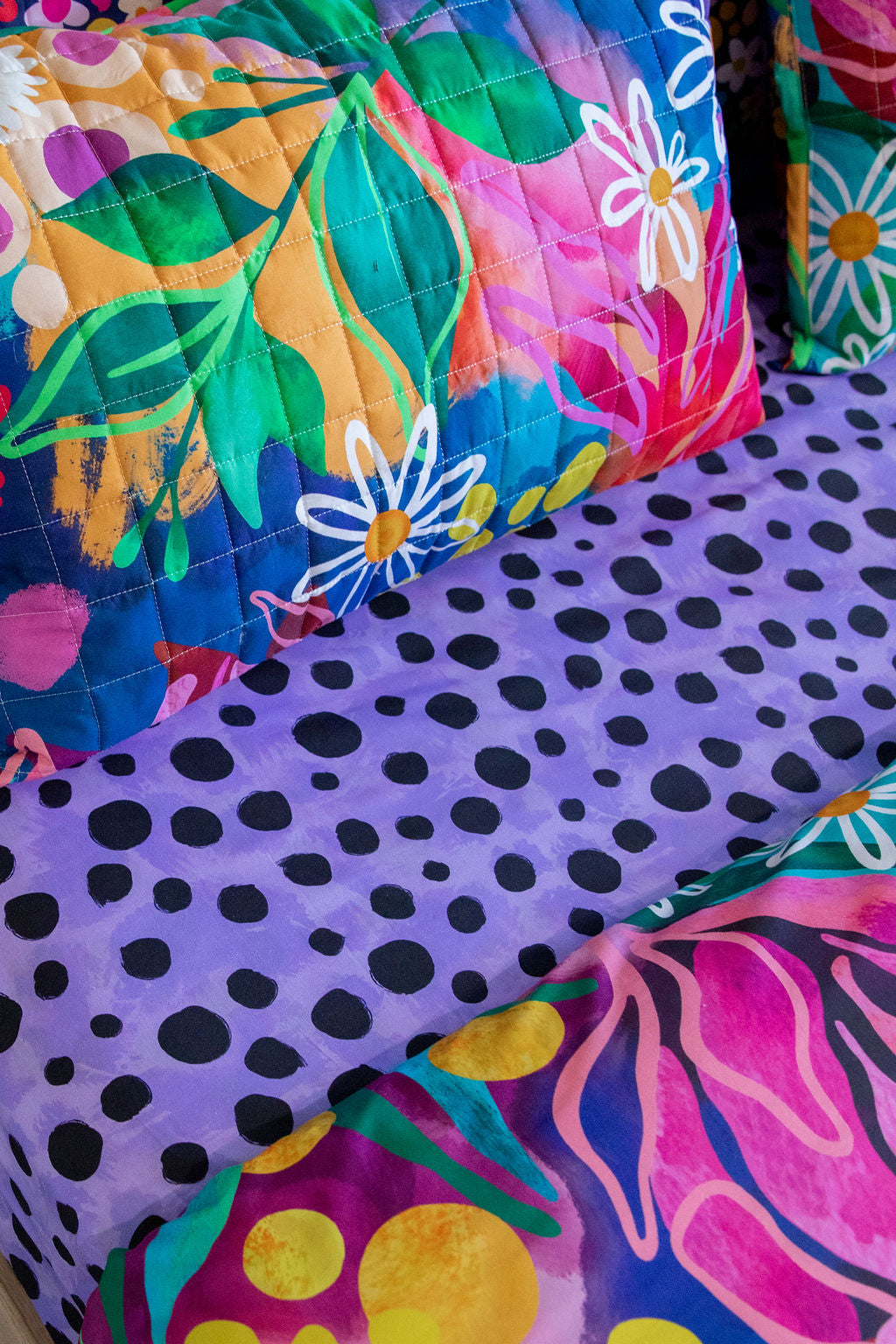 Kasey Rainbow Purple Cheetah Print Sheet Set - Soft Luxury Bedding for Queen Size Beds - Perfect for Modern Bedrooms & Guest Rooms
