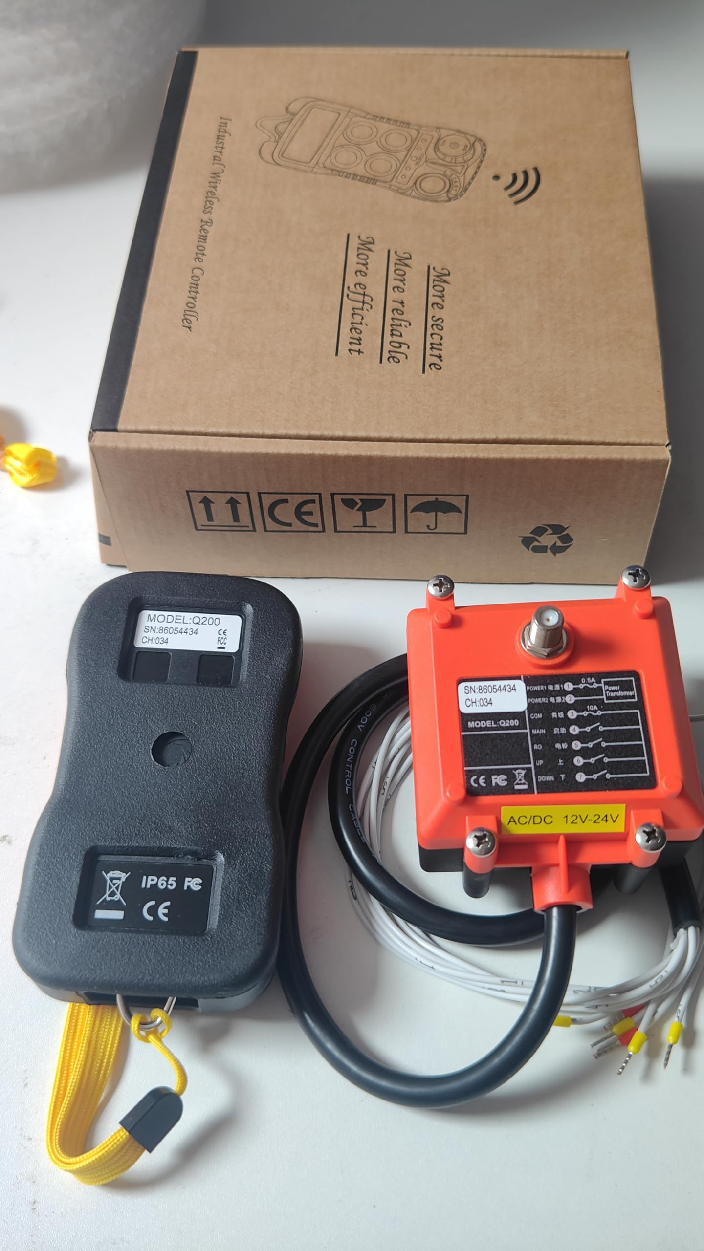 8 Channel Wireless Radio Remote Control Transmitter and Receiver for 12V/24V Overhead Bridge Crane, Electric Chain Hoist - Industrial Crane Controller Q800 | Perfect for Warehouse, Construction & Manufacturing Operations