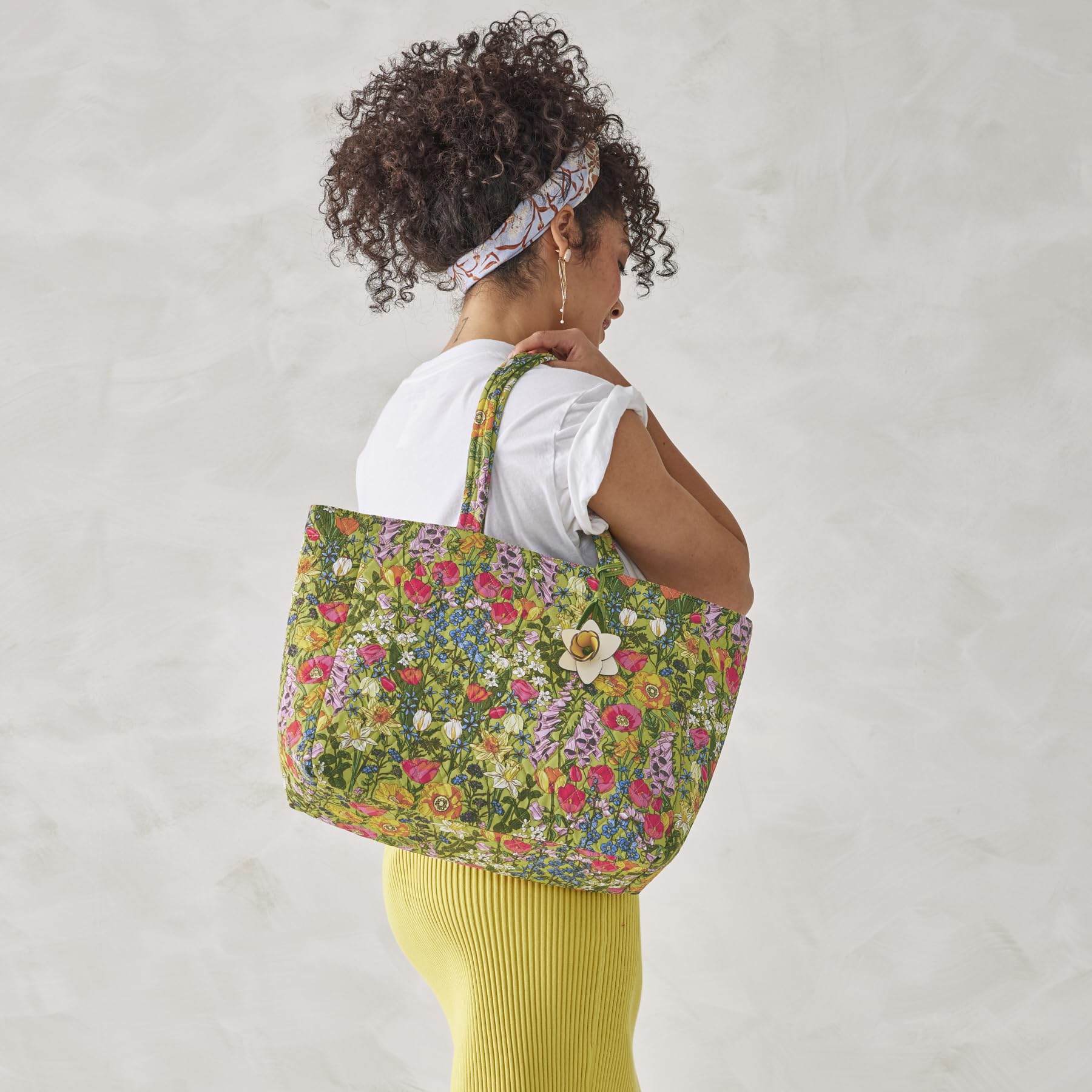 Vera Bradley Premium Cotton Hathaway Tote Bag for Women - Stylish & Durable Shoulder Bag for Work, Travel & Shopping