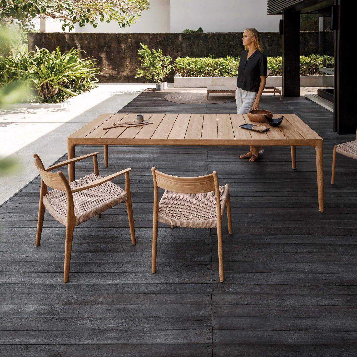 Gloster Lima Side Chair - Modern Outdoor Dining Chair, Weather-Resistant & Durable for Patio, Garden, and Poolside Use