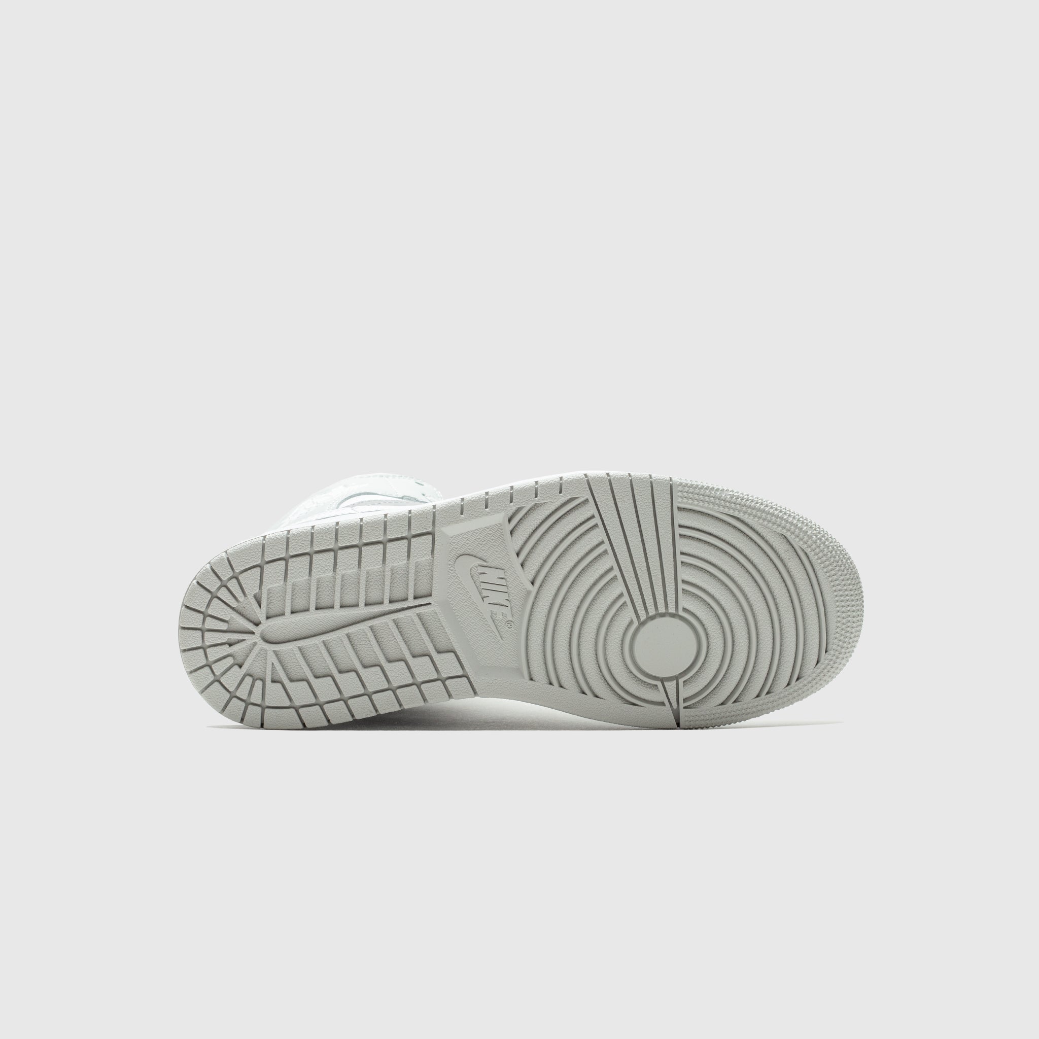 Women's Air Jordan 1 Mid Sneakers in Atmosphere Grey - Perfect for Casual Wear, Street Style & Basketball Enthusiasts
