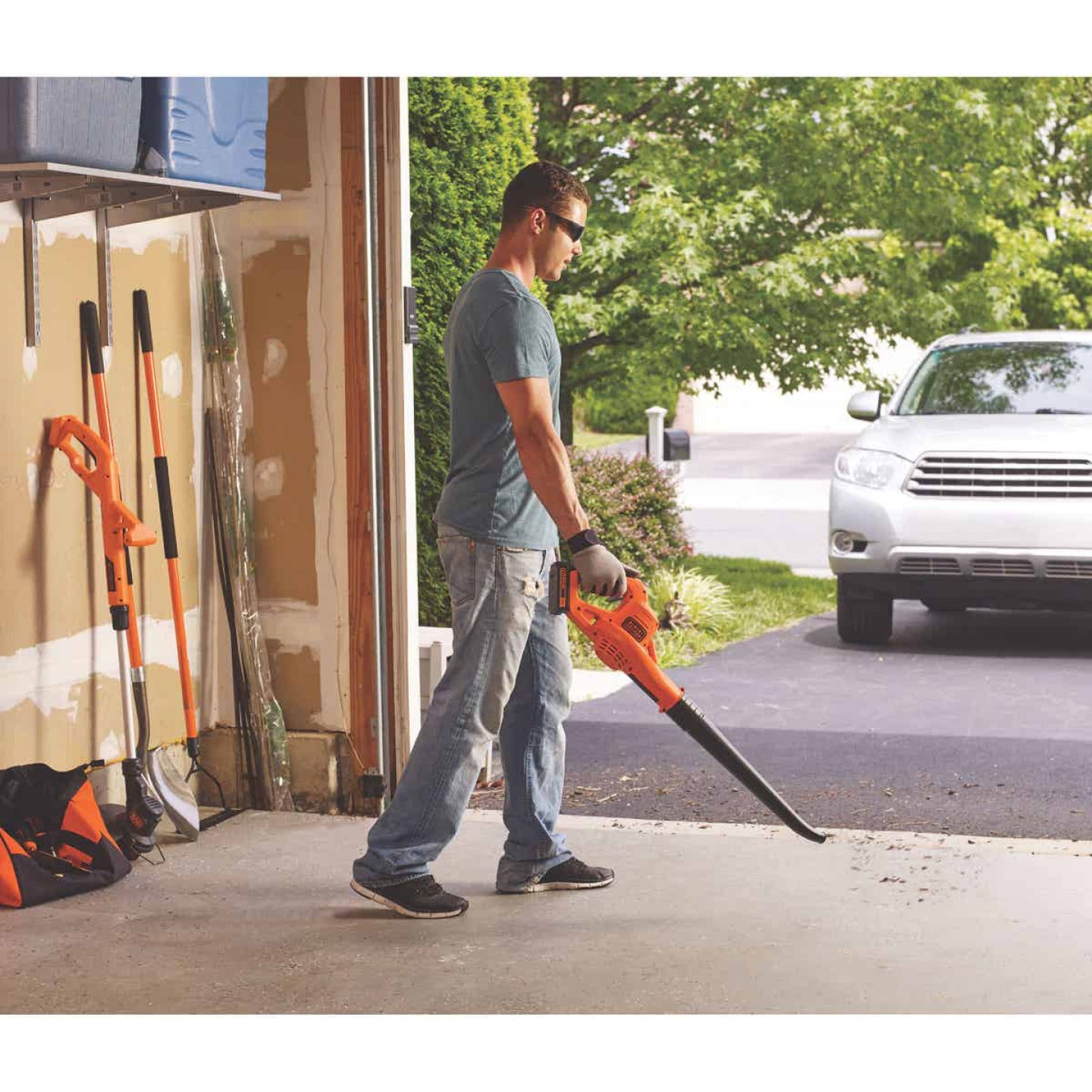 BLACK + DECKER 20V Max Lithium Cordless Sweeper - Lightweight Handheld Vacuum for Hard Floors & Carpets | Perfect for Quick Cleanups in Home, Office & Car