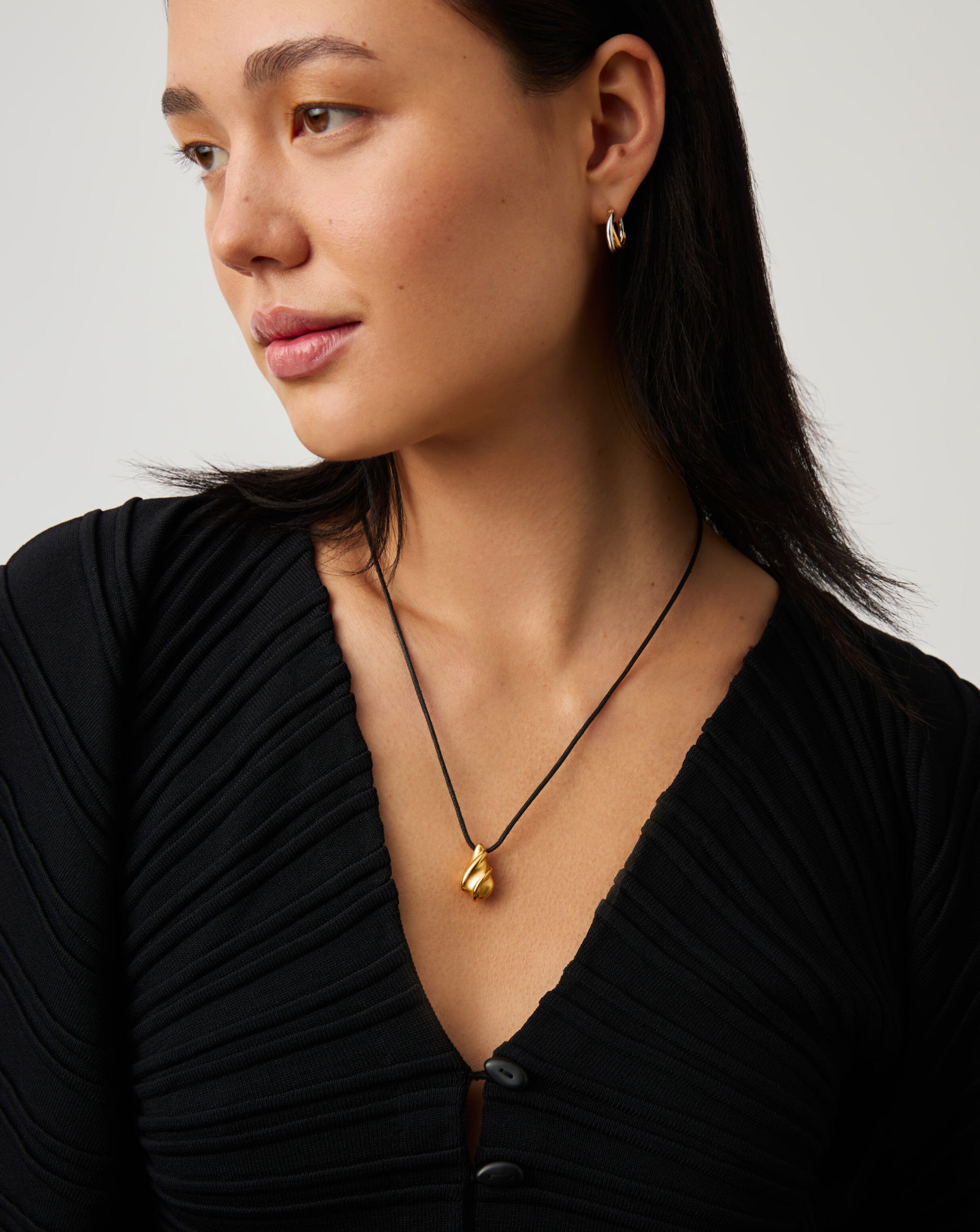 Savi Ridge Droplet Pendant Cord Necklace - 18k Gold Plated Elegant Minimalist Jewelry for Women | Perfect for Everyday Wear, Date Nights & Special Occasions