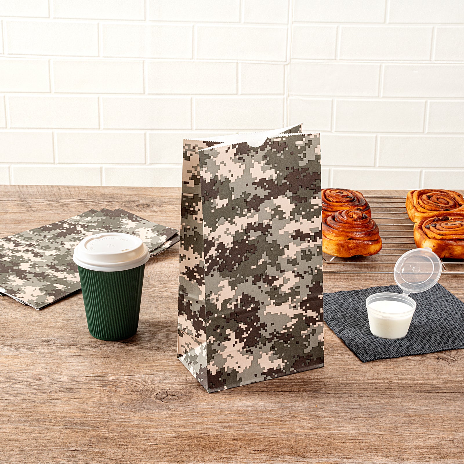 Camouflage Paper Bags 6x3.5x10.75 Inches - 6 lb Weight Capacity - Pack of 100 Bulk Kraft Gift Bags for Hunting, Military, Outdoor Events & Party Favors