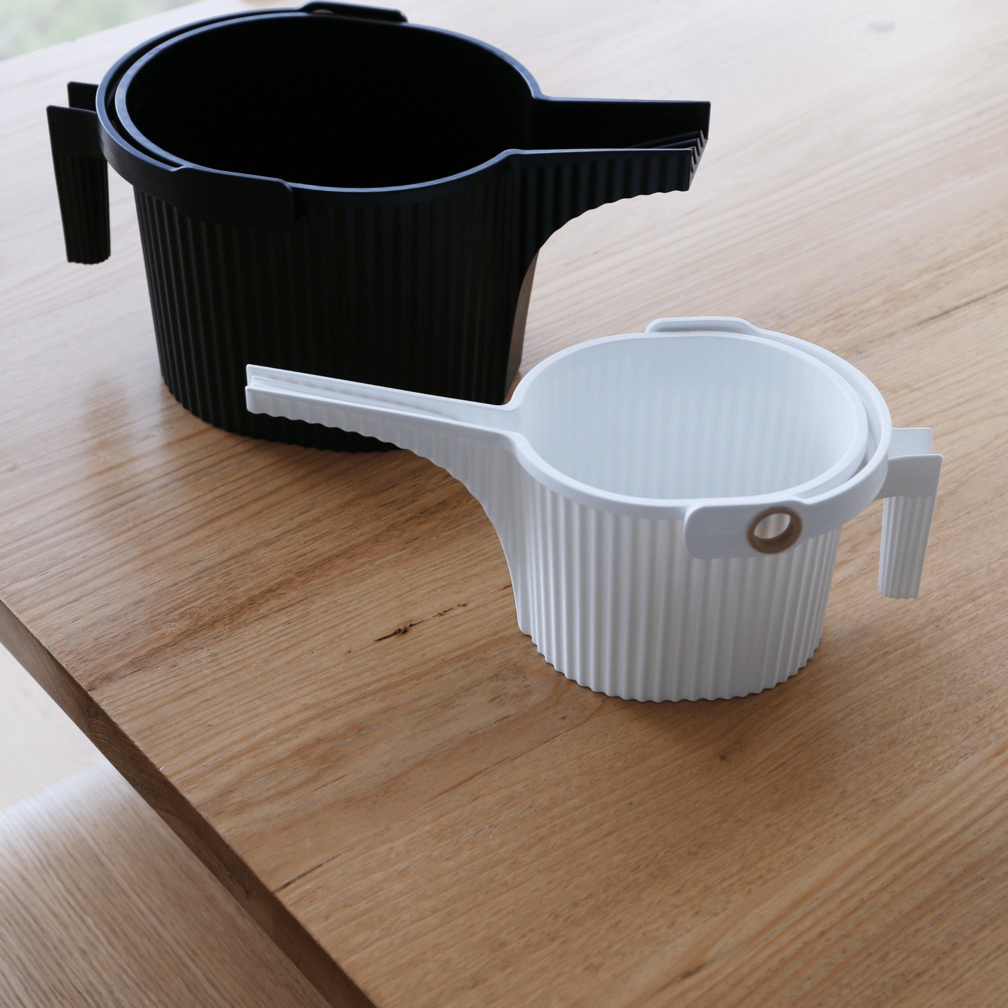 HACHIMAN KASEI 1.5L Small White Garden Beetle Watering Can - Perfect for Indoor Plants, Flower Pots & Herb Gardens
