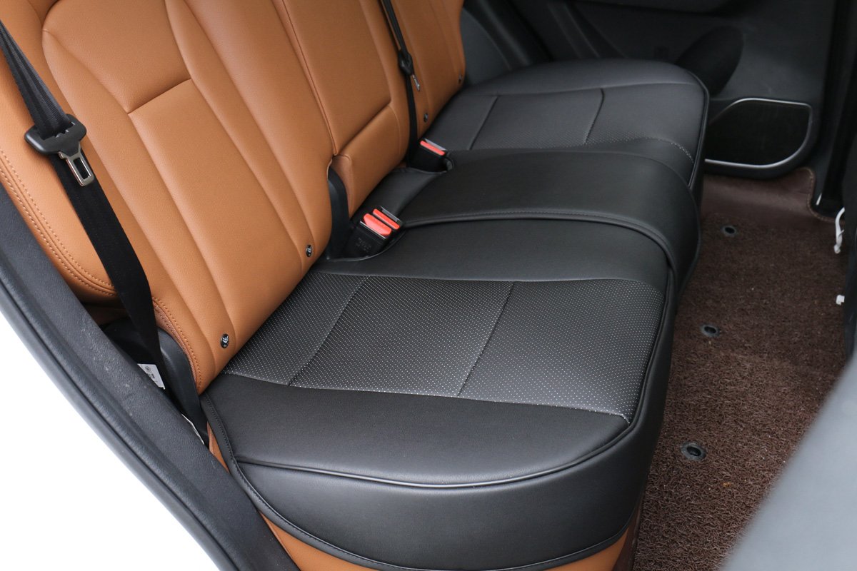1 Pack Adjustable (124-140cm) Universal Car Back Seat Cover Protector - Fits Most Vehicles (90% Cars) - Rear Seat Bottom Only - Durable & Waterproof - Black - Perfect for Pets, Kids & Travel Protection