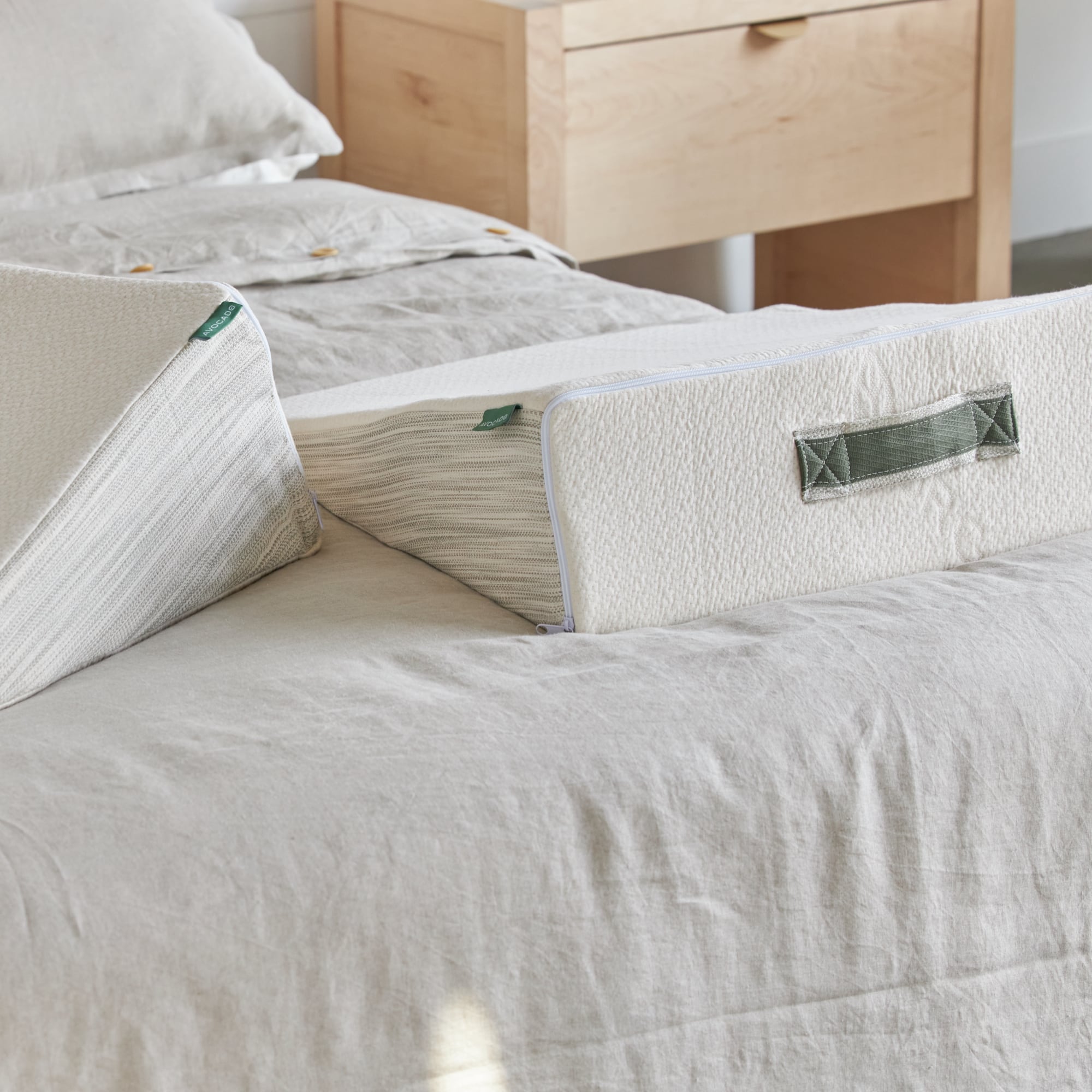 Organic Latex Wedge Pillow for Back Pain Relief & Acid Reflux - Post-Surgery Support & Comfortable Sleeping - Hypoallergenic & Breathable for Better Sleep