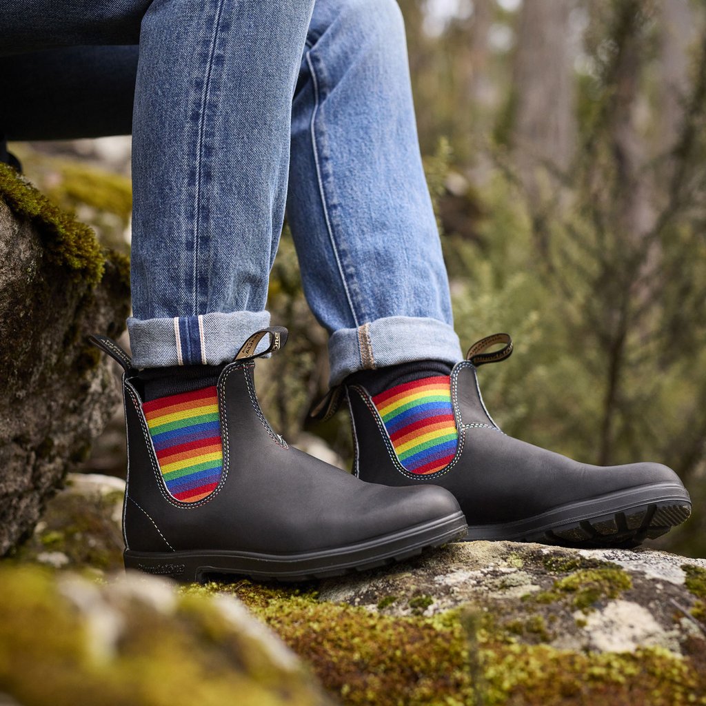 Blundstone 2105 Original Chelsea Boots - Black Leather with Rainbow Elastic & Contrast Stitching - Comfortable Slip-On Boots for Men & Women - Perfect for Work, Outdoor & Casual Wear