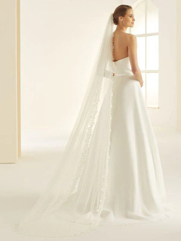 Elegant Chapel Length Wedding Veil with Delicate Lace Edge - Ivory Tulle Bridal Accessory S338 | Perfect for Church Ceremonies, Formal Weddings & Romantic Photoshoots