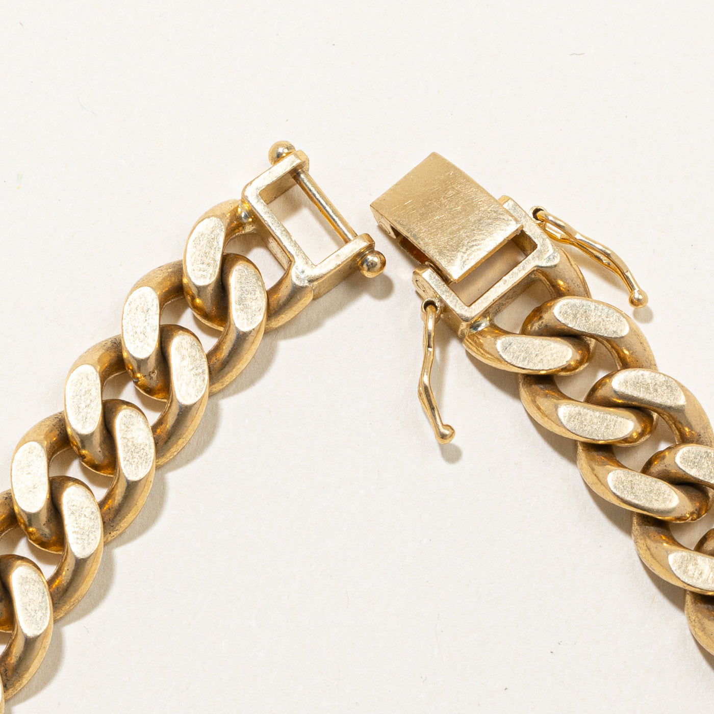 18K Japanese Hallmarked Yellow Gold Cuban Link Bracelet - 8mm Width | Luxury Men's & Women's Jewelry Gift for Anniversary, Birthday & Special Occasions