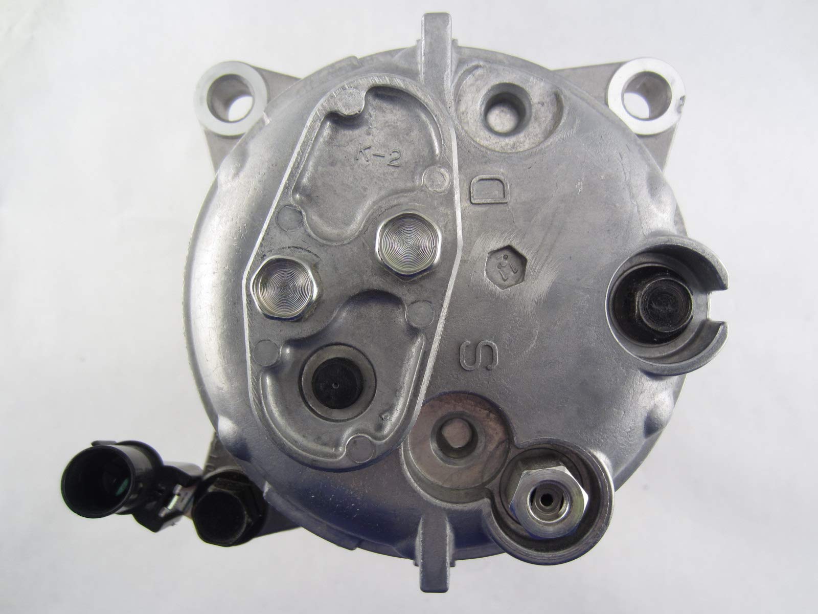 Volvo S40 V40 A/C Compressor DKS15CH - Replacement Car Air Conditioning Compressor for Cooling System - Perfect for Summer Driving & Road Trips