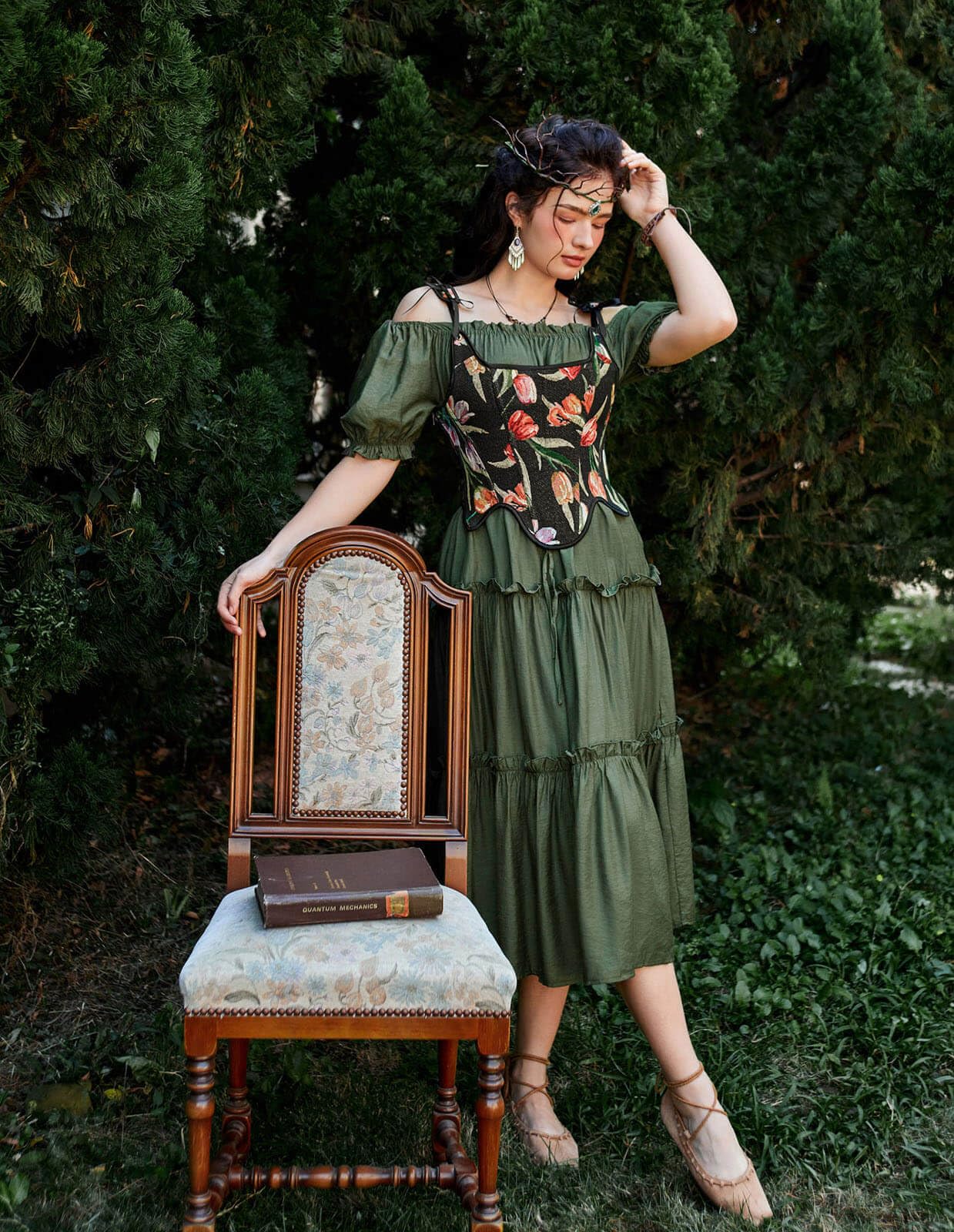 Scarlet Darkness Women's Renaissance Corset Top Floral Lace-Up Bustier - Gothic Victorian Steampunk Costume for Cosplay, Halloween & Renaissance Fairs