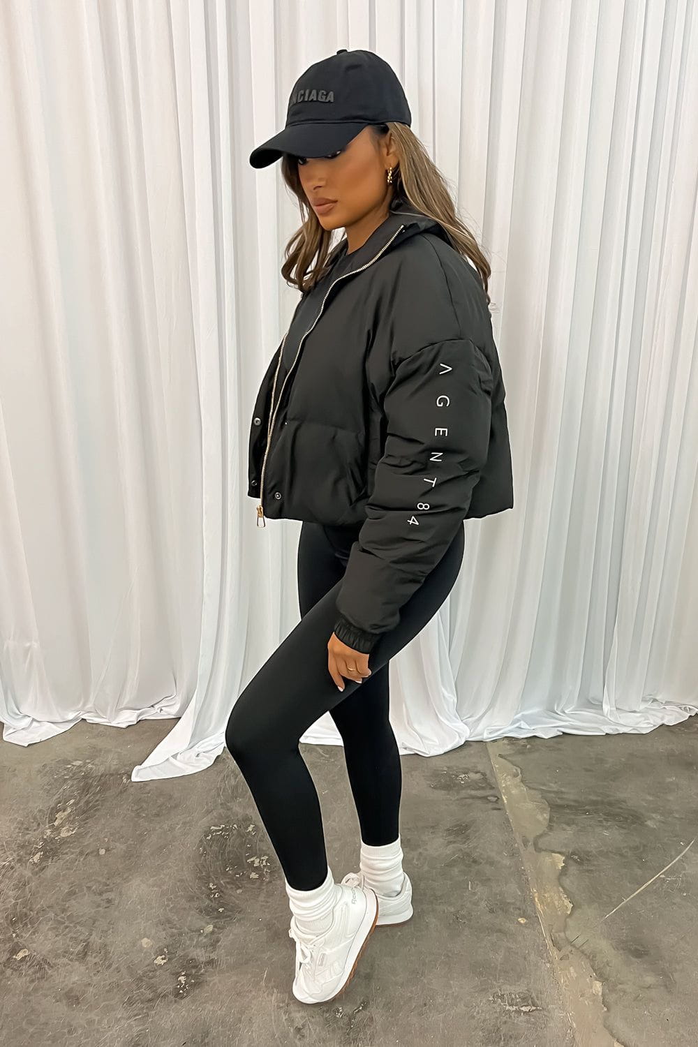 Black Puffer Jacket for Men & Women - Lightweight Warm Winter Coat for Outdoor Activities & Casual Wear