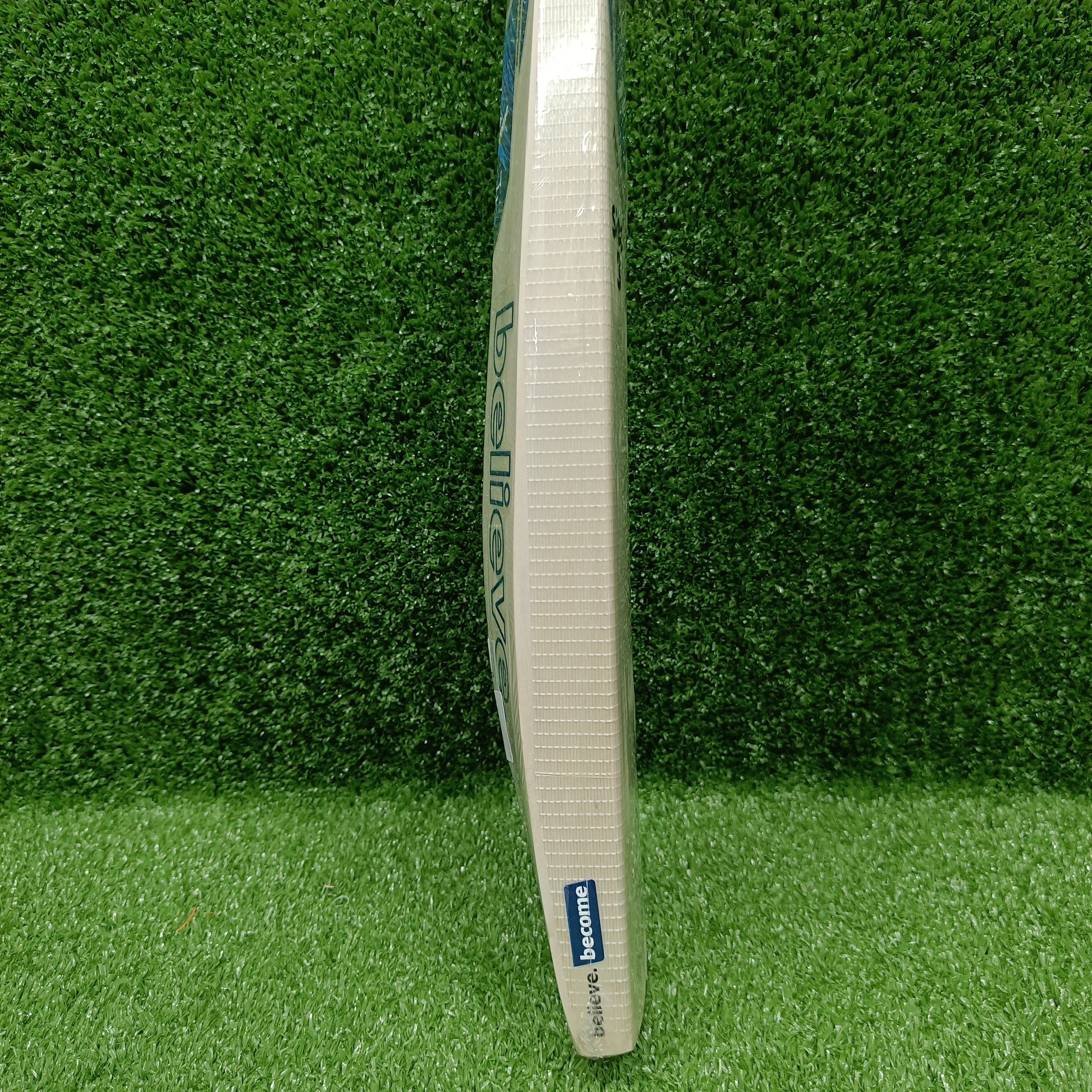 SG Hiscore Xtreme Junior/Youth Cricket Bat - Lightweight & Durable for Young Players - Perfect for Practice, Matches & Training Sessions