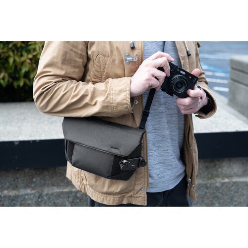 Peak Design Field Pouch v2 - Compact Camera & Travel Organizer Bag (Black) | Waterproof EDC Pouch for Photography Gear, Tech Accessories & Outdoor Essentials