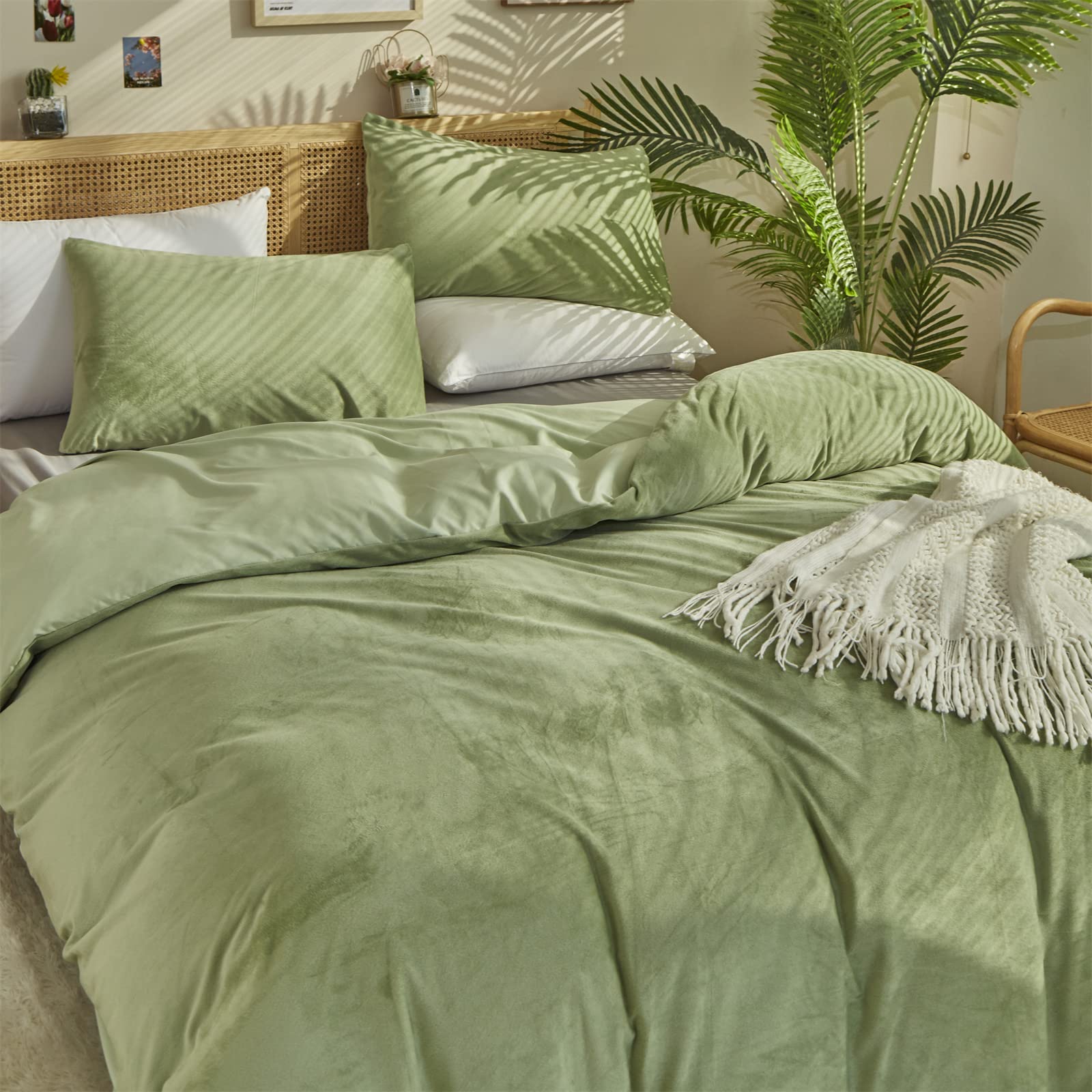 CLOTHKNOW 3-Piece Full Size Comforter Set - Soft Velvet Sage Green Bedding with 2 Pillowcases | Cozy Fluffy Duvet Cover for Winter Warmth & Bedroom Decor