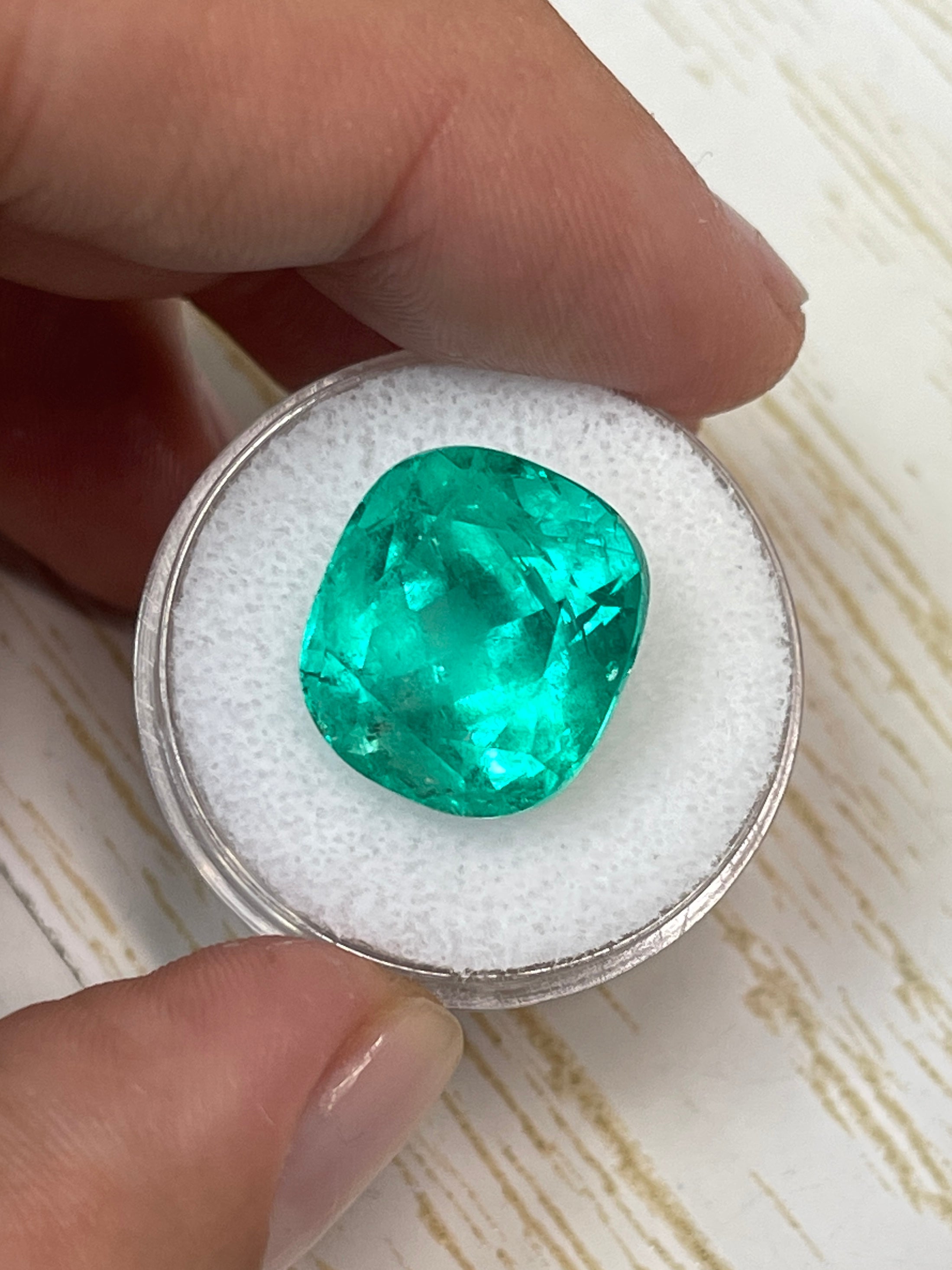 14.44 Carat Bluish Green Natural Colombian Emerald - Cushion Cut Loose Gemstone for Jewelry Making, Engagement Rings & Collector's Items
