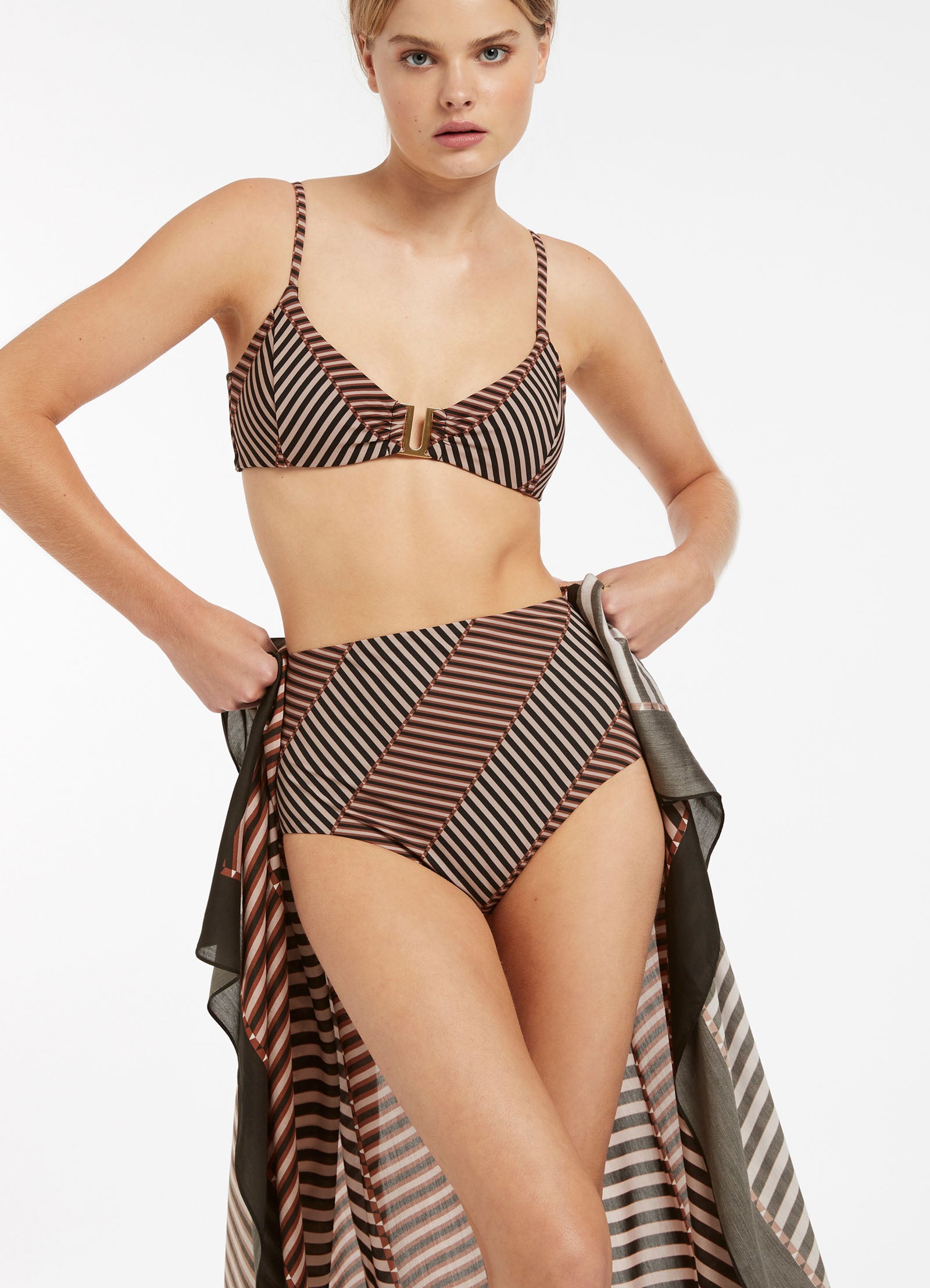 Raya Sarong Tobacco - Stylish and Comfortable Beach Wrap for Women - Perfect for Vacation, Poolside, and Summer Outfits