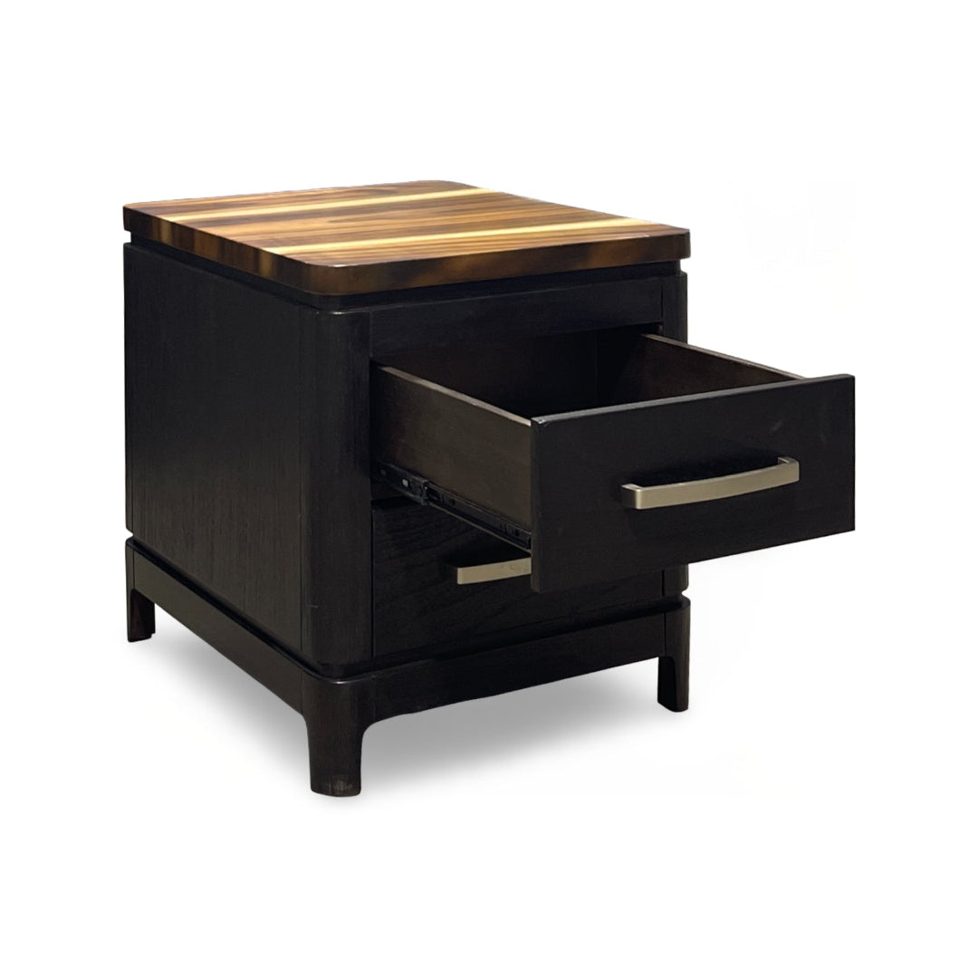 Stylish Oakton End Table - Modern Wood Nightstand for Living Room & Bedroom - Perfect for Holding Lamps, Books & Decor