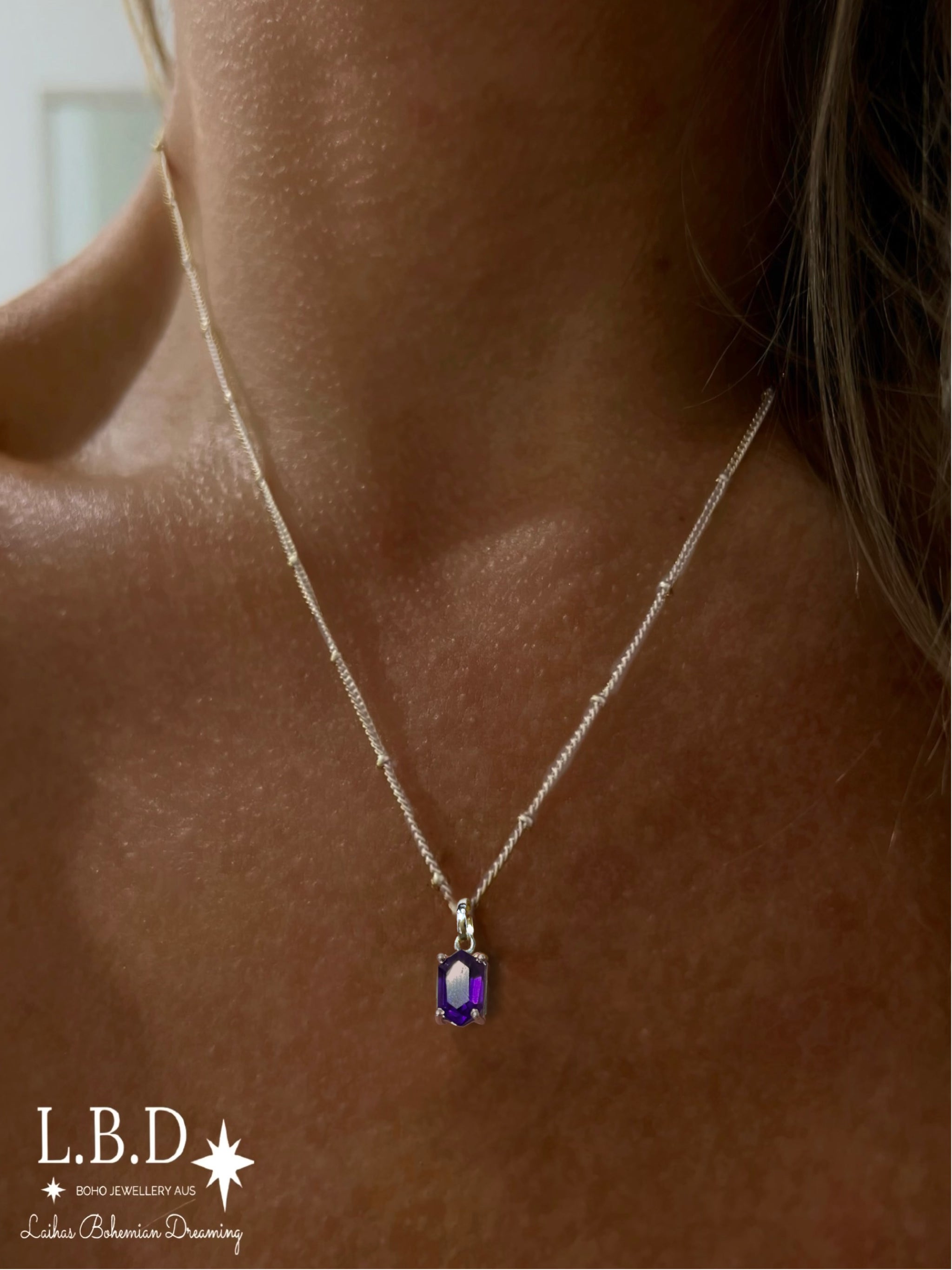 Laihas Mini Hexagon Crystal Amethyst Pendant Necklace for Women - Elegant Healing Jewelry Gift for Birthday, Meditation & Spiritual Protection
