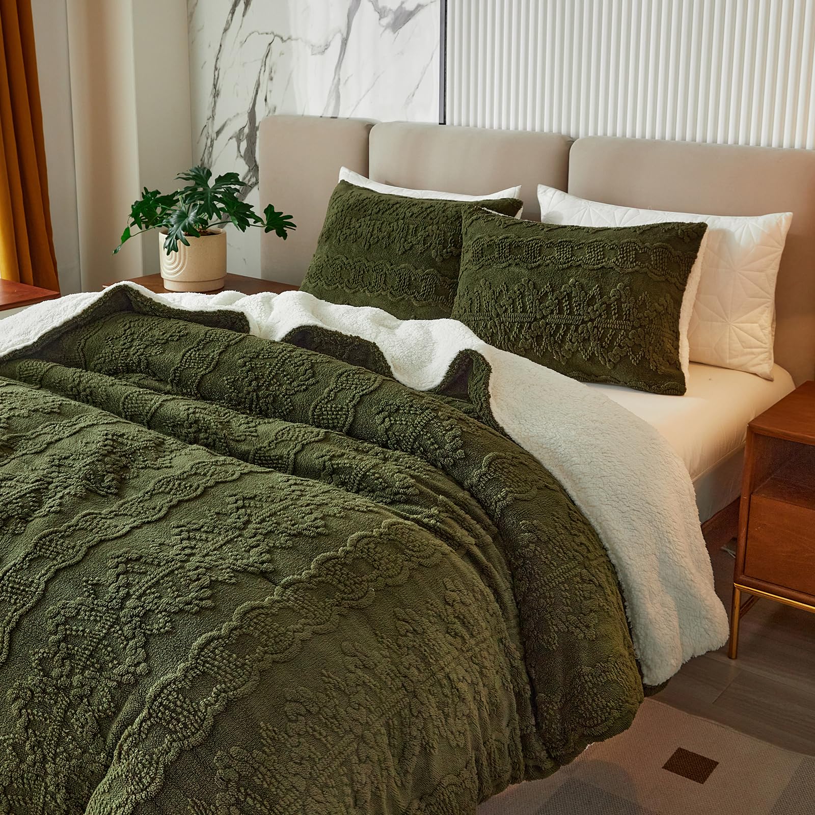 Luxury Flannel Fleece Sherpa King Size Comforter Set - Jacquard Boho Stripes Down Alternative Bedding, Ultra Soft & Warm Olive Green Winter Comforter with 2 Pillowcases (3-Piece) | Cozy Bedroom Upgrade for Cold Nights & Boho Chic Decor