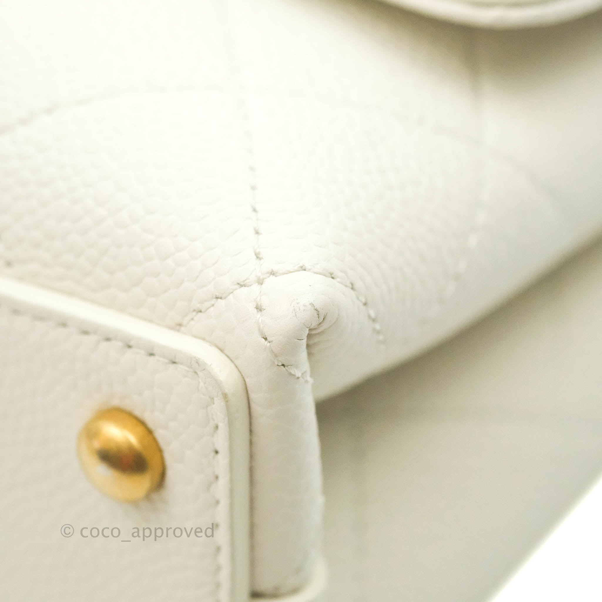 Chanel Chic Affinity Small Grained Calfskin Crossbody Bag in Ivory with Gold Hardware - Perfect for Everyday Luxury & Special Occasions