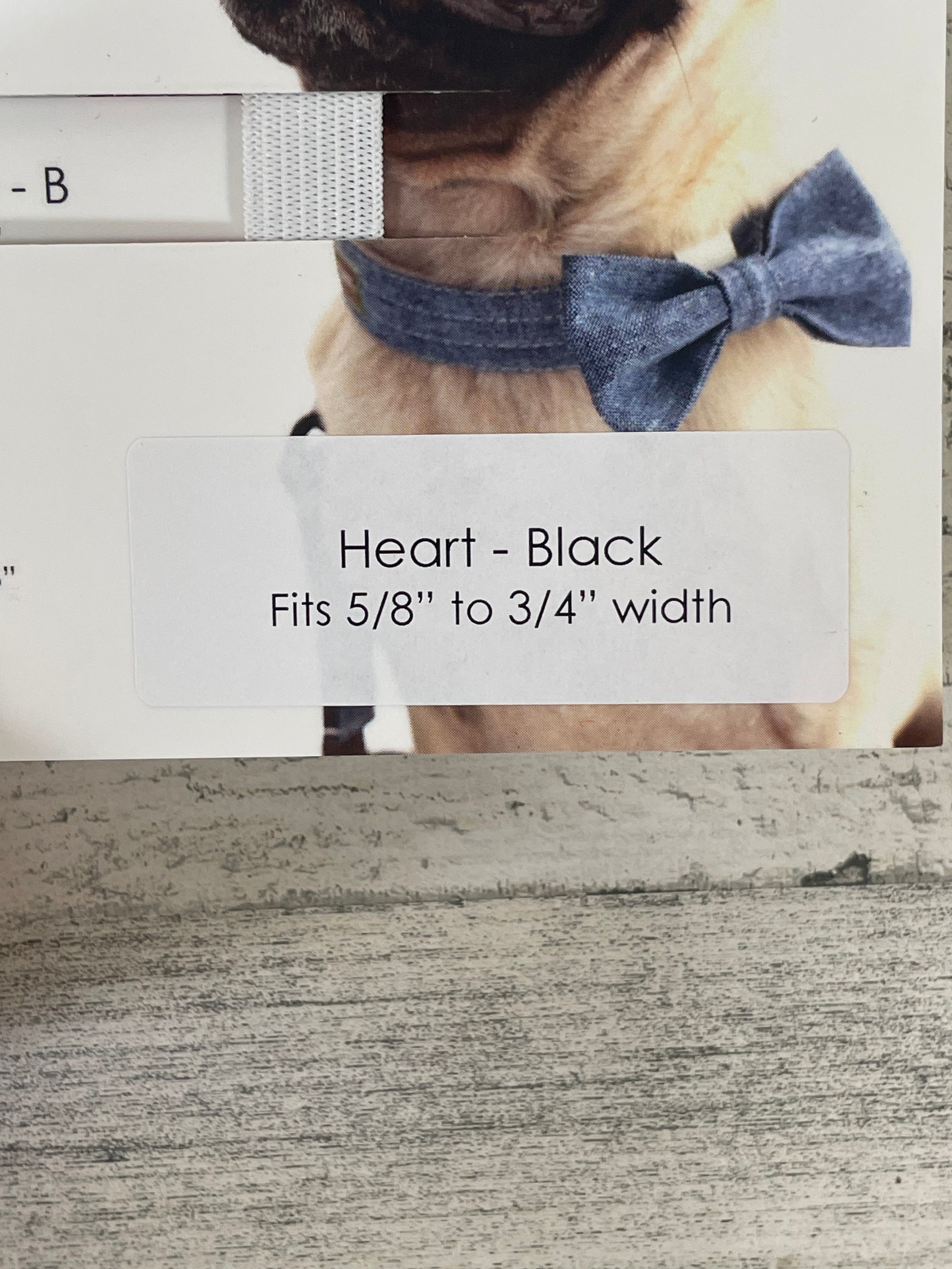 Mimi Green Single Heart Dog Collar - Adjustable Pet Collar with Heart Charm - Perfect for Small & Medium Dogs - Valentine's Day, Daily Walks & Photo Shoots