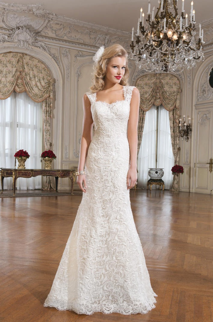Justin Alexander 8761 Sample Gown - Elegant Wedding Dress for Brides | Perfect for Church Ceremonies, Beach Weddings & Formal Receptions