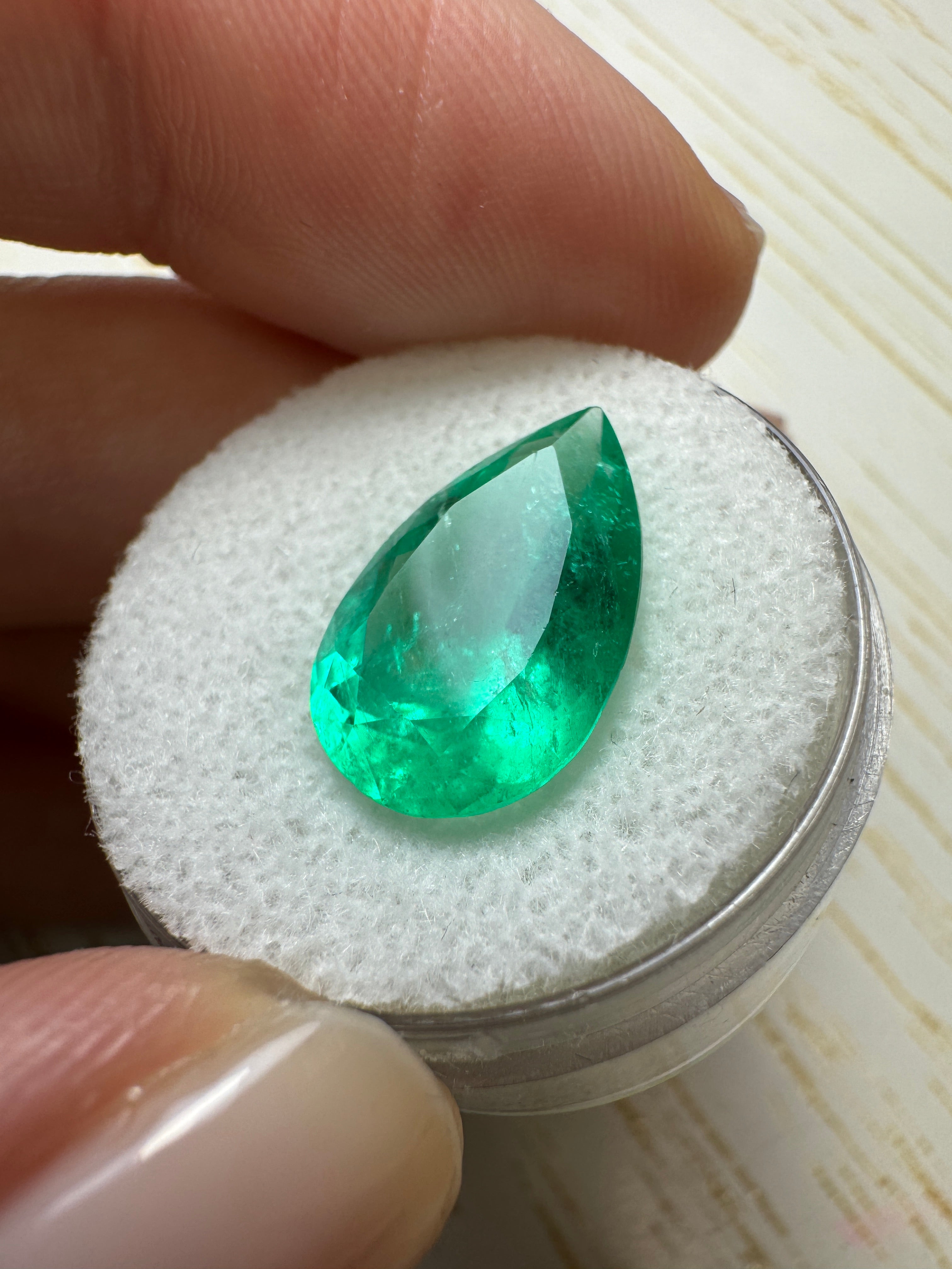5.27 Carat 16x10mm Medium Green Natural Loose Colombian Emerald Pear Cut Gemstone for Jewelry Making, Engagement Rings & Luxury Gifts
