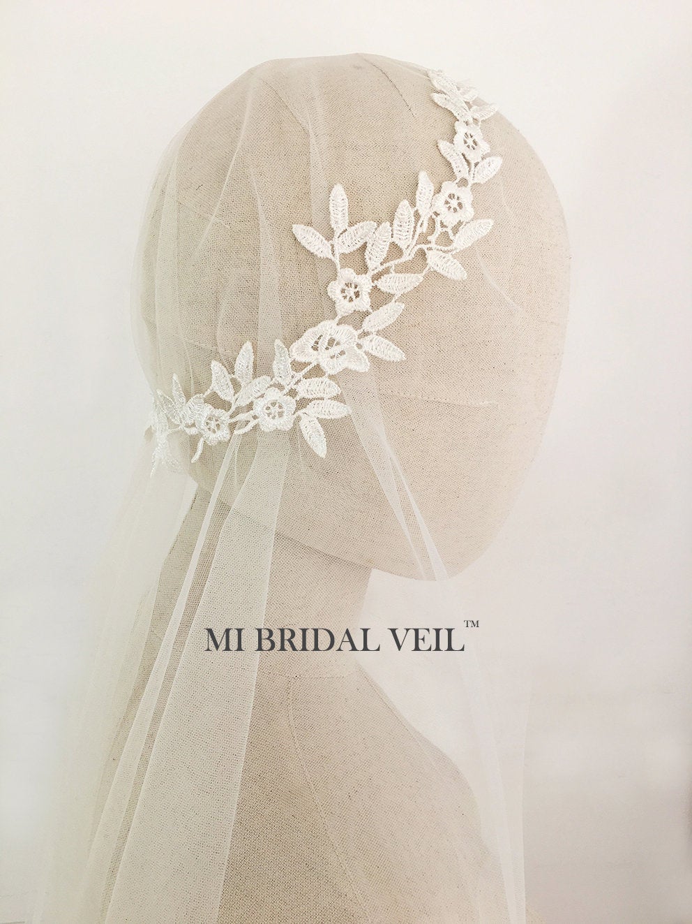 1920s Inspired Juliet Cap Veil with Rose Lace - Vintage Bridal Headpiece for Wedding, Gatsby Theme Party & Retro Photoshoot