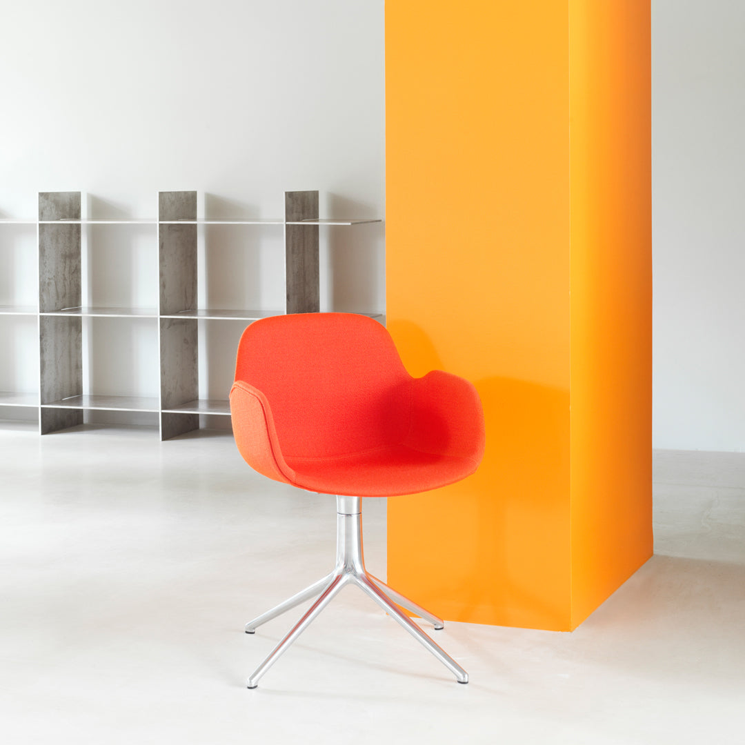 Modern Form Armchair with 4L Swivel Base and Premium Upholstery - Perfect for Living Room, Office or Reading Nook