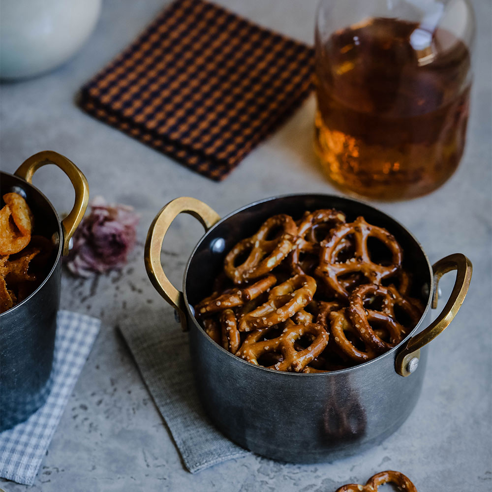 Mini Pub Serving Pot - Small Beer Mug for Home Bars, Parties & Gifts - Perfect for Cocktails, Draft Beer & Beverages