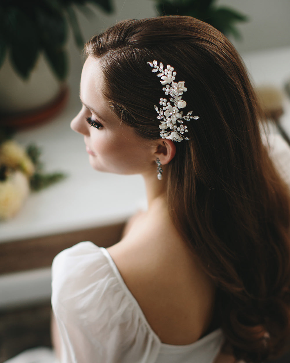 Eliana Pearl Hair Clip - Elegant Pearl Hair Accessory for Women & Girls - Perfect for Weddings, Parties & Everyday Styling