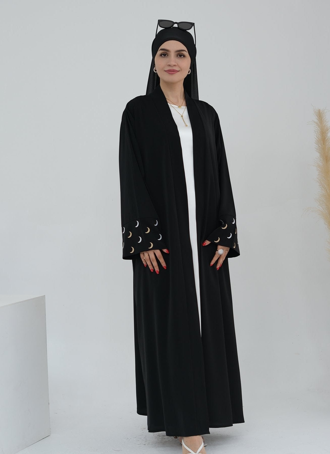 Elegant Black Muna Open Abaya Kimono - Modest Muslim Dress for Women - Perfect for Prayer, Daily Wear & Special Occasions