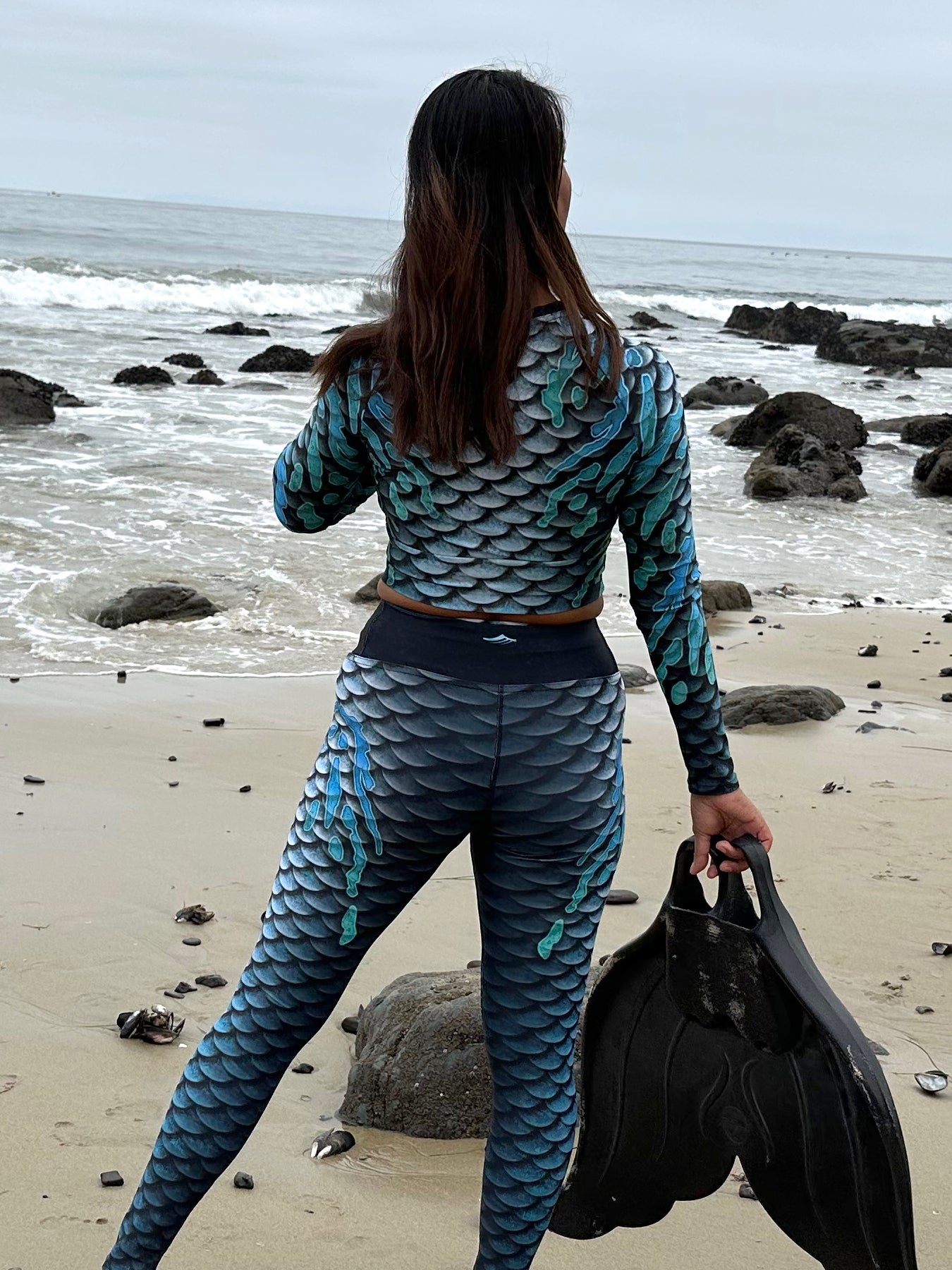 Midnight Cropped Rash Guard - UPF 50+ Sun Protection for Women - Perfect for Surfing, Swimming & Beach Activities