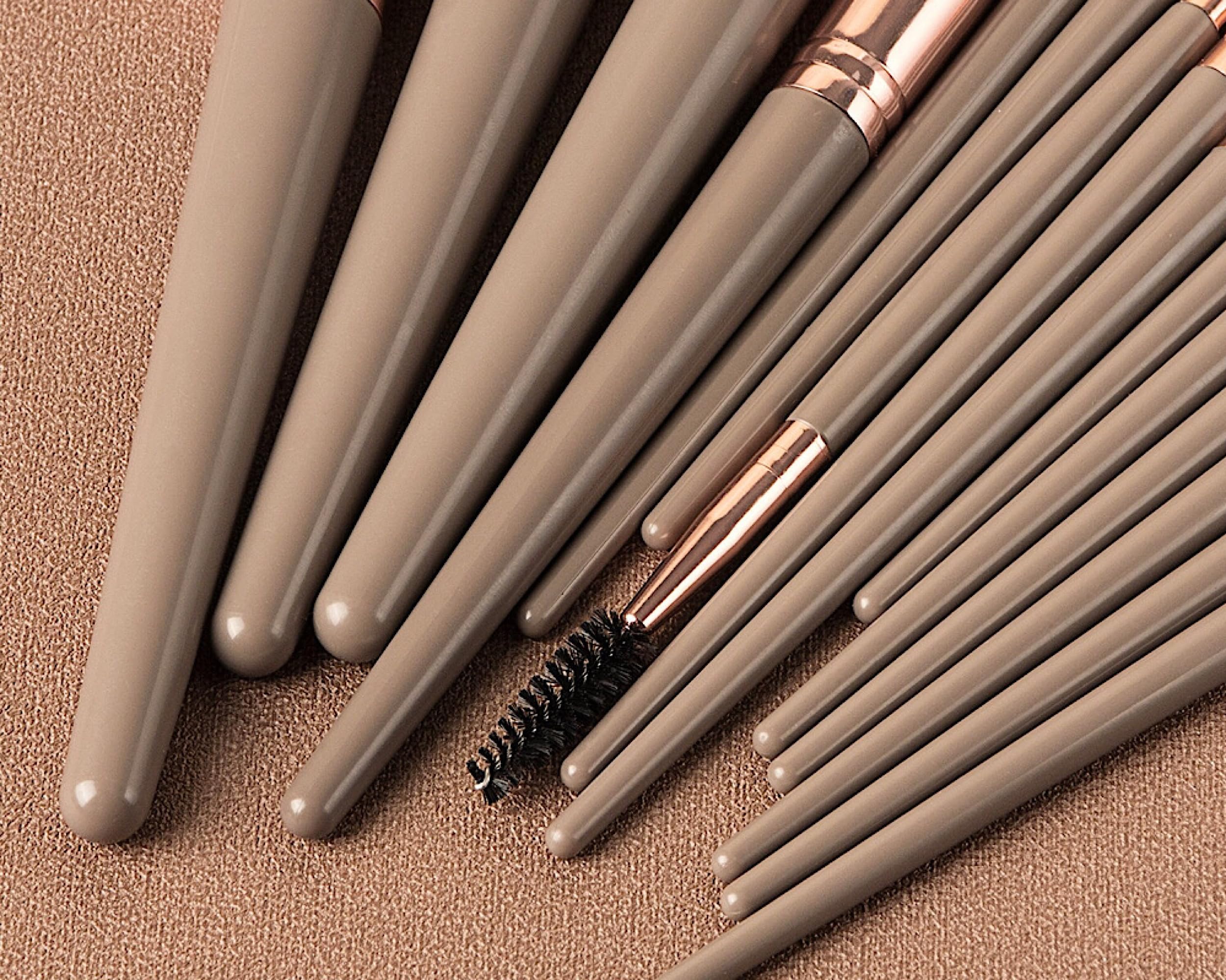 Professional 15-Piece HABIBI Makeup Brush Set with Pouch - Soft, Durable & Easy to Hold for Flawless Foundation, Blending & Contouring - Perfect for Travel, Home & Professional Makeup Artists