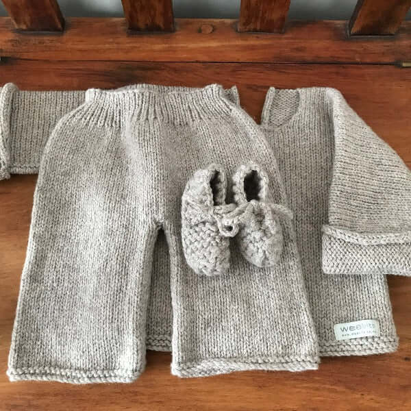Baby Tracksuit - Soft & Comfortable Outfit for Infants & Toddlers - Perfect for Playtime, Outings & Family Photos