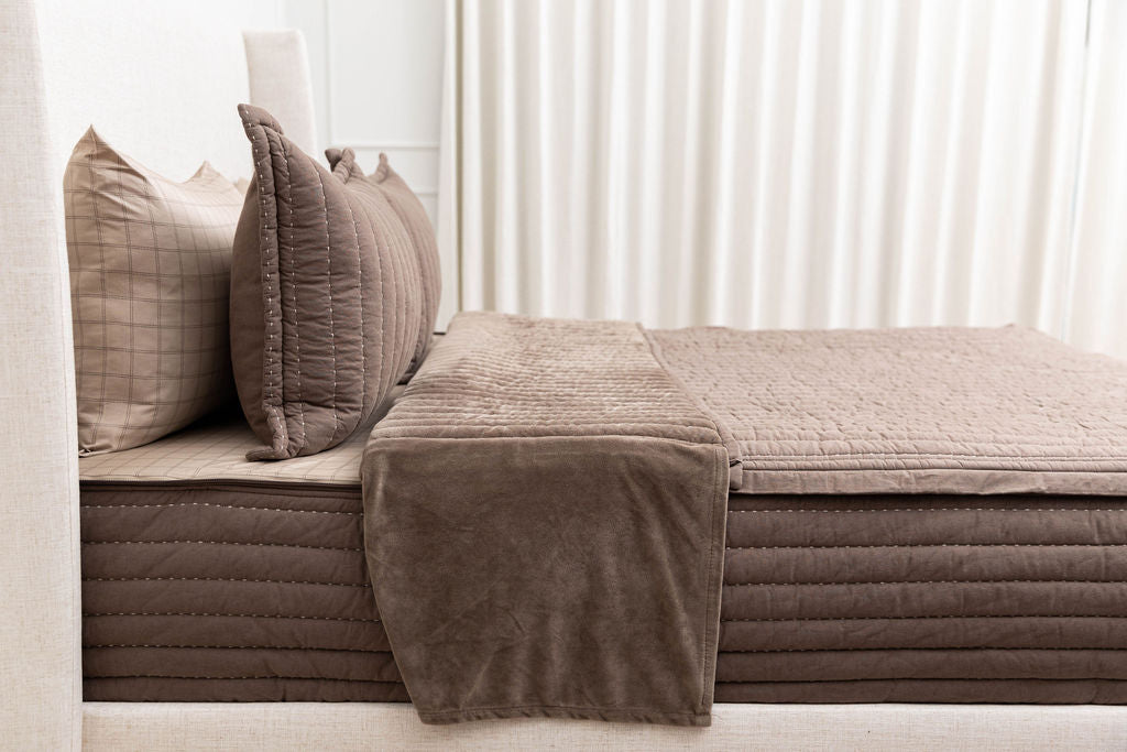 Luxury Spencer Pillowcase - 100% Silk Pillow Cover for Hair & Skin Care - Perfect for Home, Bedroom & Travel