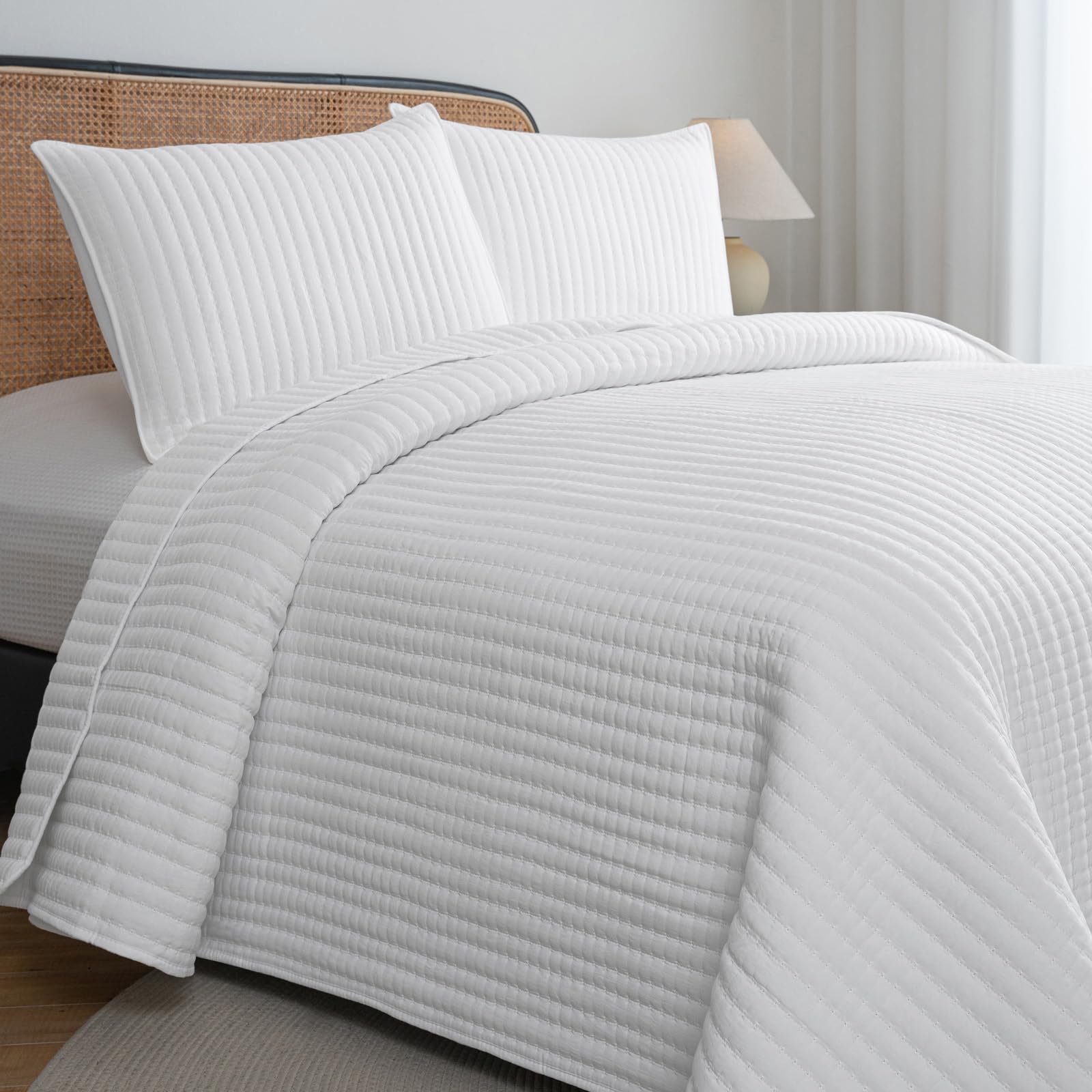 Petrichor White King Size Quilt Bedspread - Pre-Washed Lightweight All-Season Comforter Set, Ultra Soft & Breathable, Machine Washable 3-Piece (106