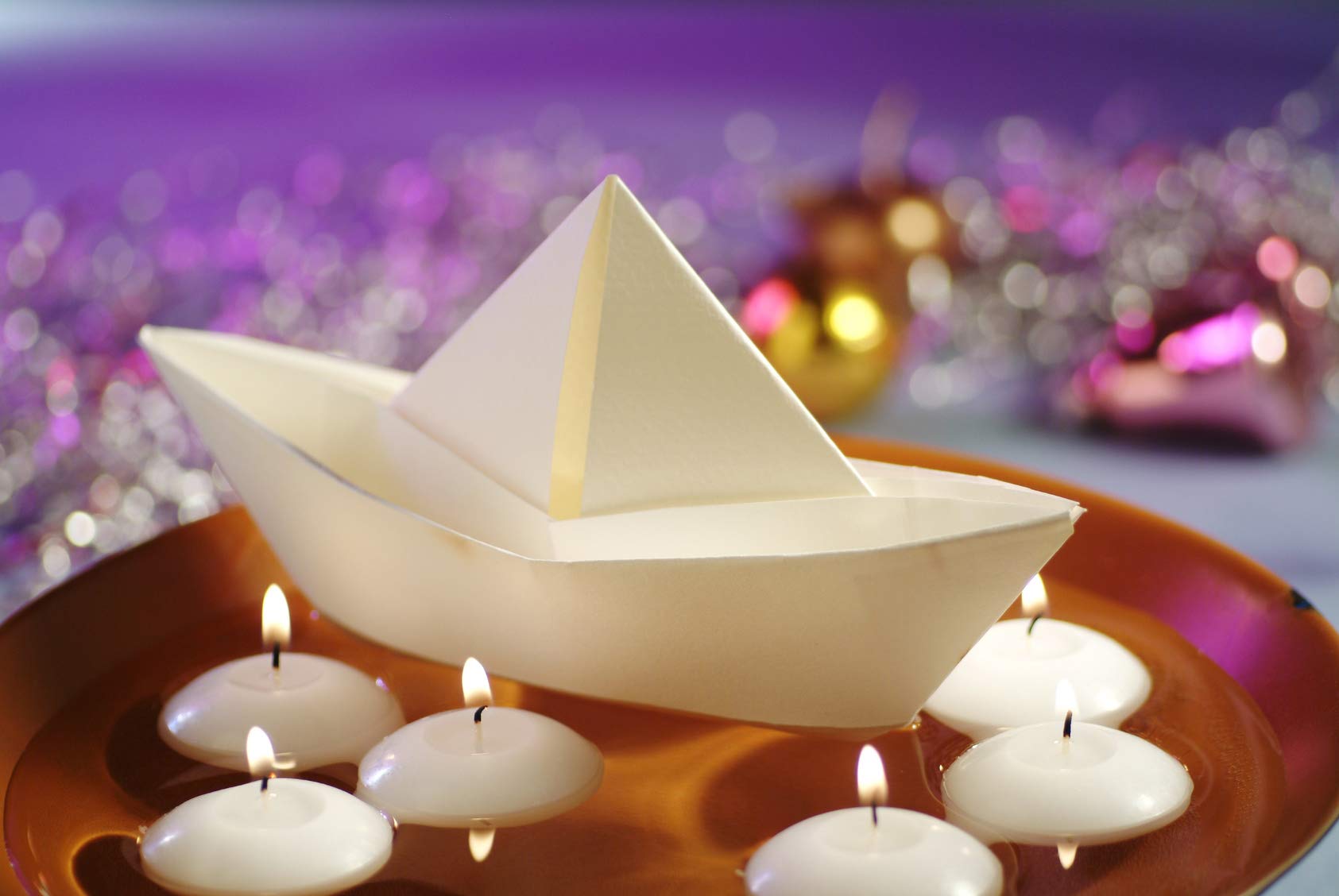 D'light Online Medium White Floating Candles 2 3/8 Inch - Bulk Pack of 96 for Weddings, Spa, Home Decor, Special Occasions & Holidays - Perfect for Centerpieces, Bathtubs, Pools & Romantic Ambiance