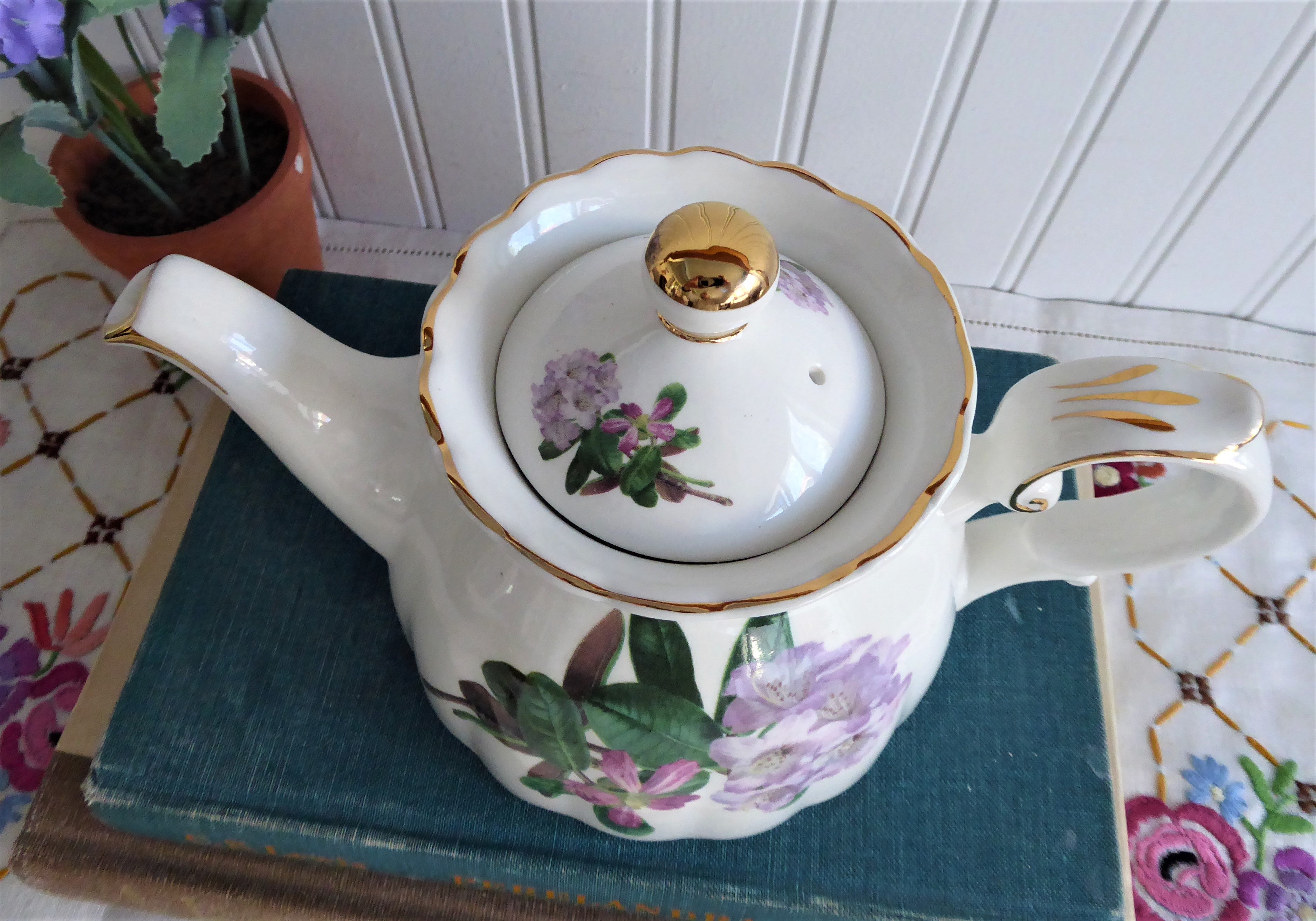 Royal Patrician Rhododendron Teapot - Elegant Pink and Mauve English Azaleas Design for Afternoon Tea Party | Perfect for Garden Tea Parties, Bridal Showers & Vintage Collections