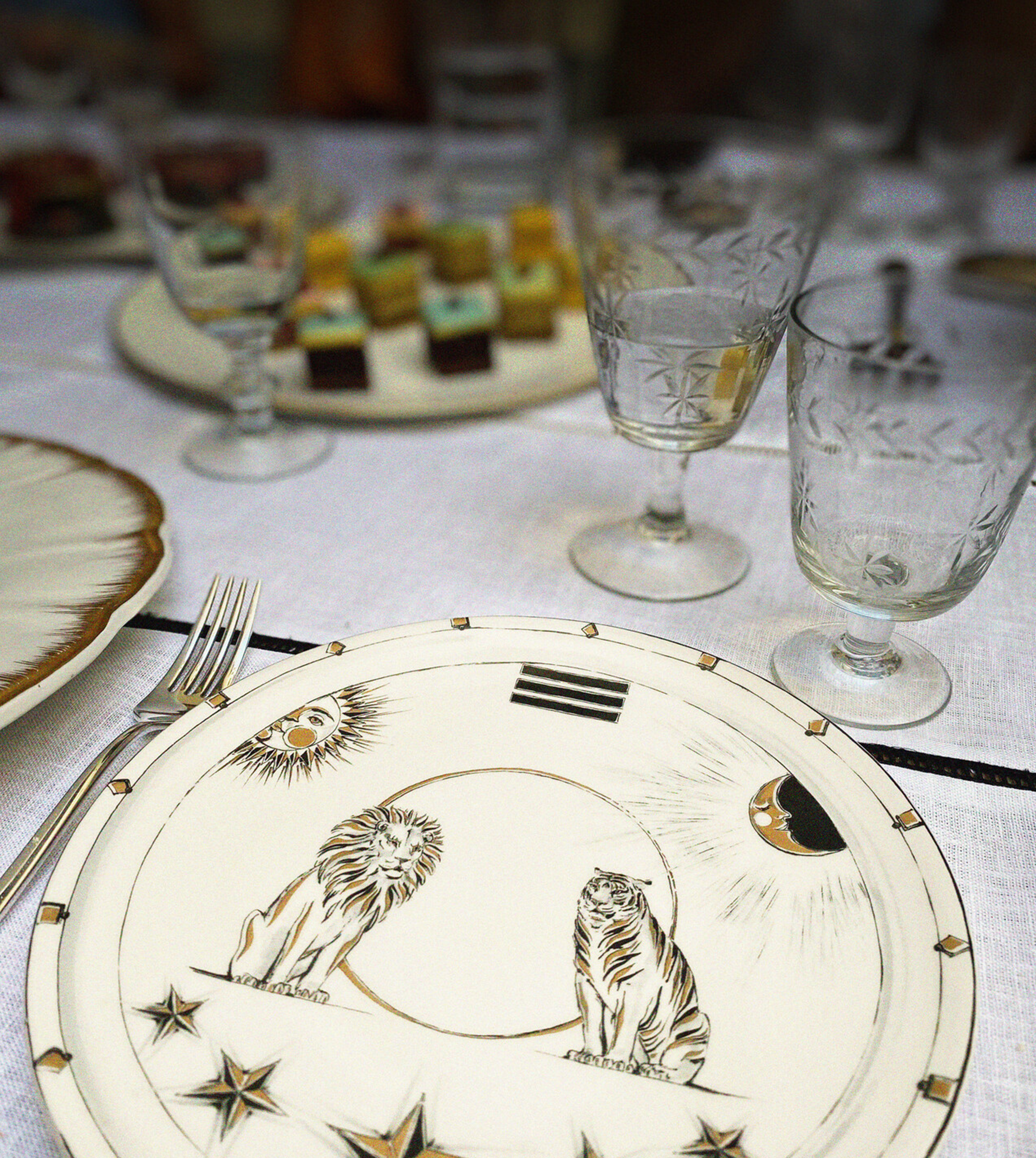 Tenet Dessert Plate Set - Elegant 6-Piece Ceramic Appetizer Plates for Cake, Cookies & Pastries - Perfect for Dinner Parties, Tea Time & Home Decor