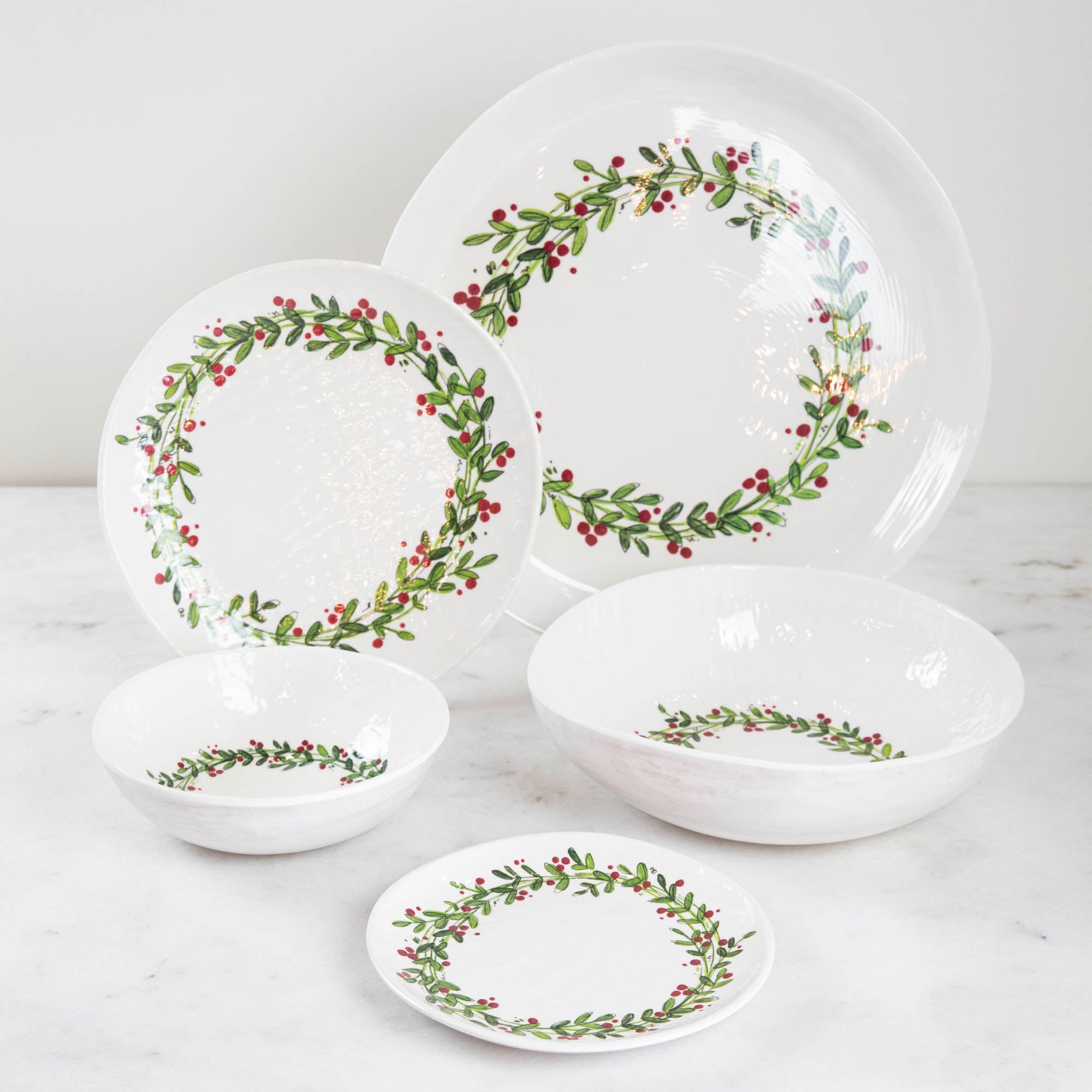 Christmas Wreath Dinner Plates & Serving Dishes - Holiday Tableware Set for Festive Dining & Christmas Party Decorations