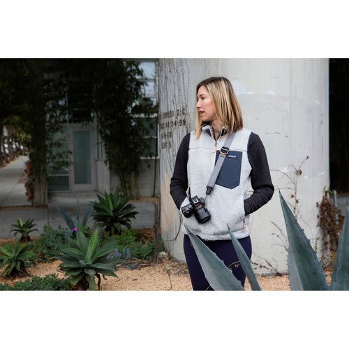 Peak Design Slide Lite Camera Strap (Ash Gray) - Comfortable Adjustable Neck Strap for DSLR & Mirrorless Cameras - Perfect for Travel, Hiking & Photography Enthusiasts