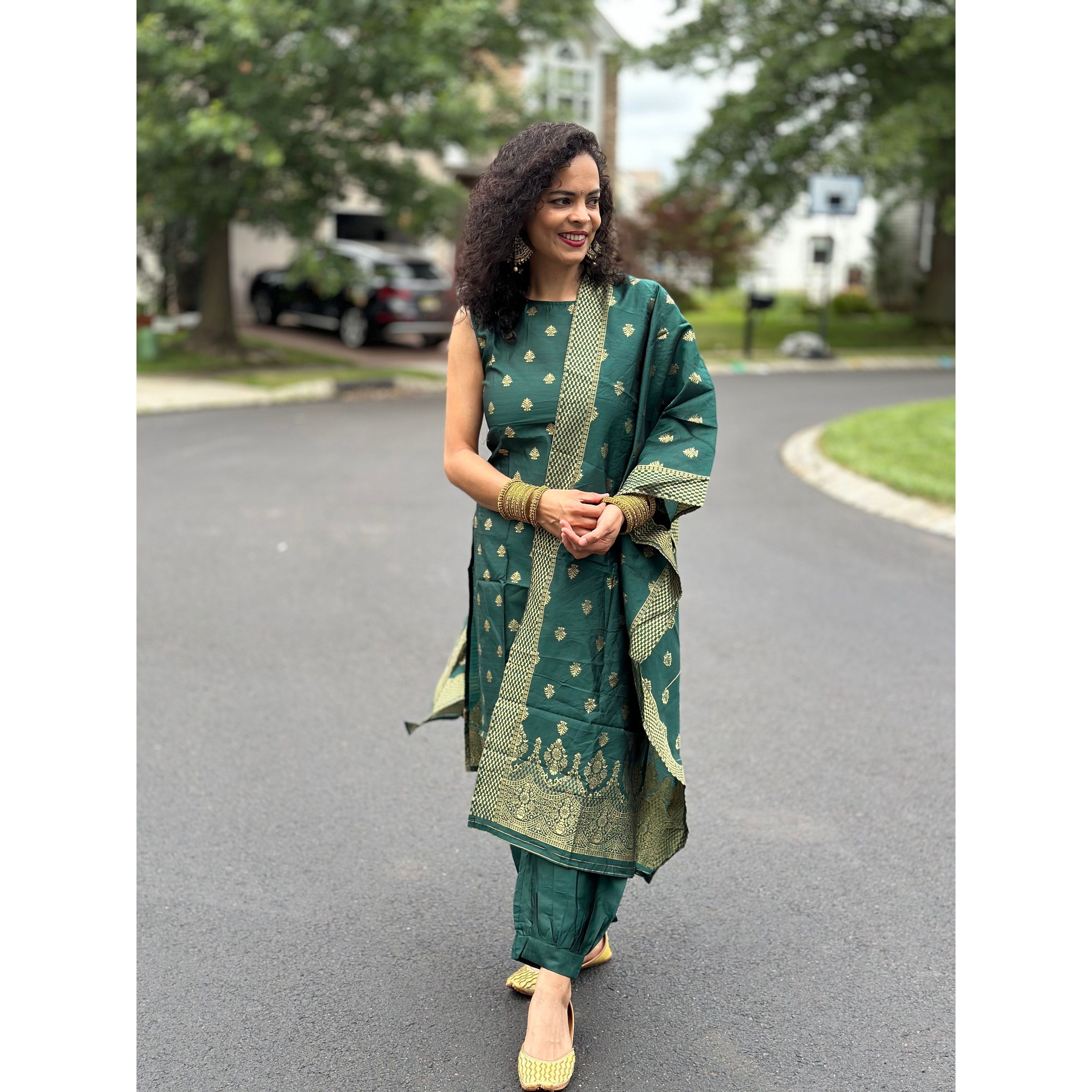 Stylish Green Sleeveless Kurta Set with Pants & Dupatta - Perfect for Indian Festivals, Weddings & Summer Outfits