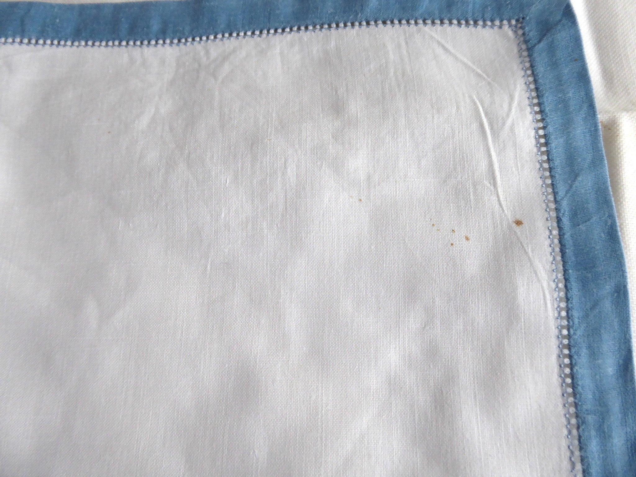 Vintage 1940s Blue Border Linen Napkins Set of 4 - Embroidered & Appliqued Tea Party Cocktail Napkins - Perfect for Afternoon Tea, Bridal Showers & Vintage-Themed Events
