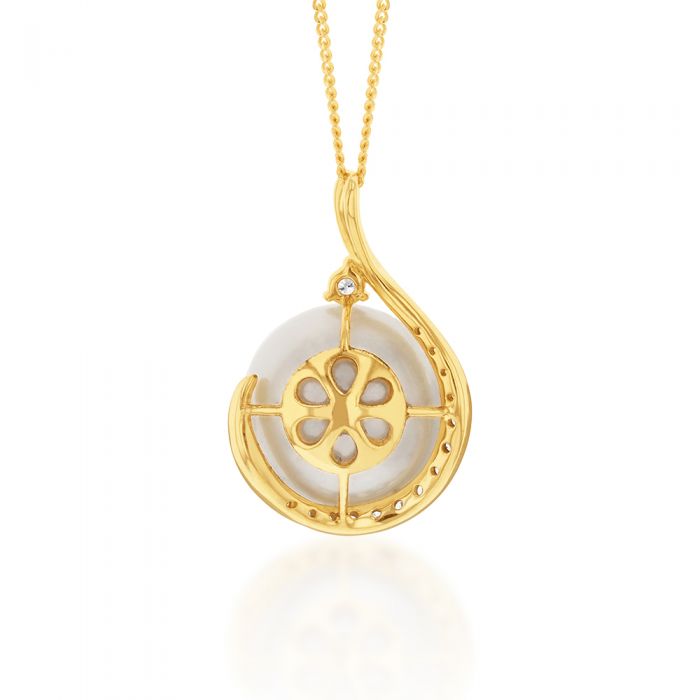 9ct Gold 13-15mm White South Sea Pearl and Diamond Pendant Necklace - 45cm Chain for Women, Elegant Jewelry Gift for Wedding, Anniversary & Special Occasions